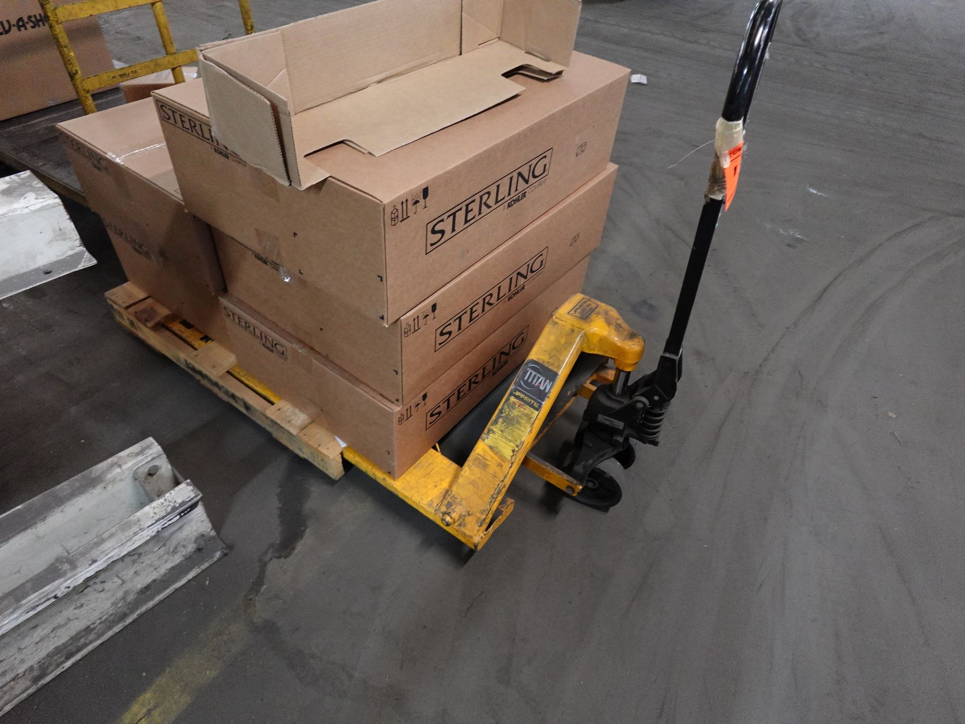 Titan pallet jack - Image 2 of 4