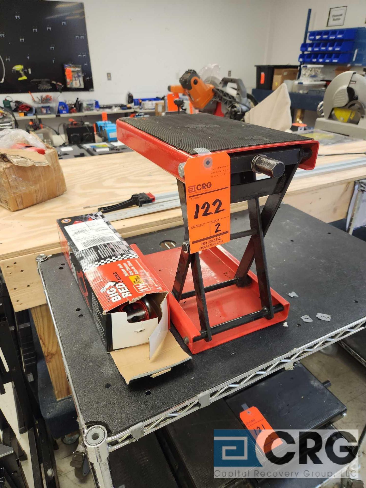 Scissor style jacks