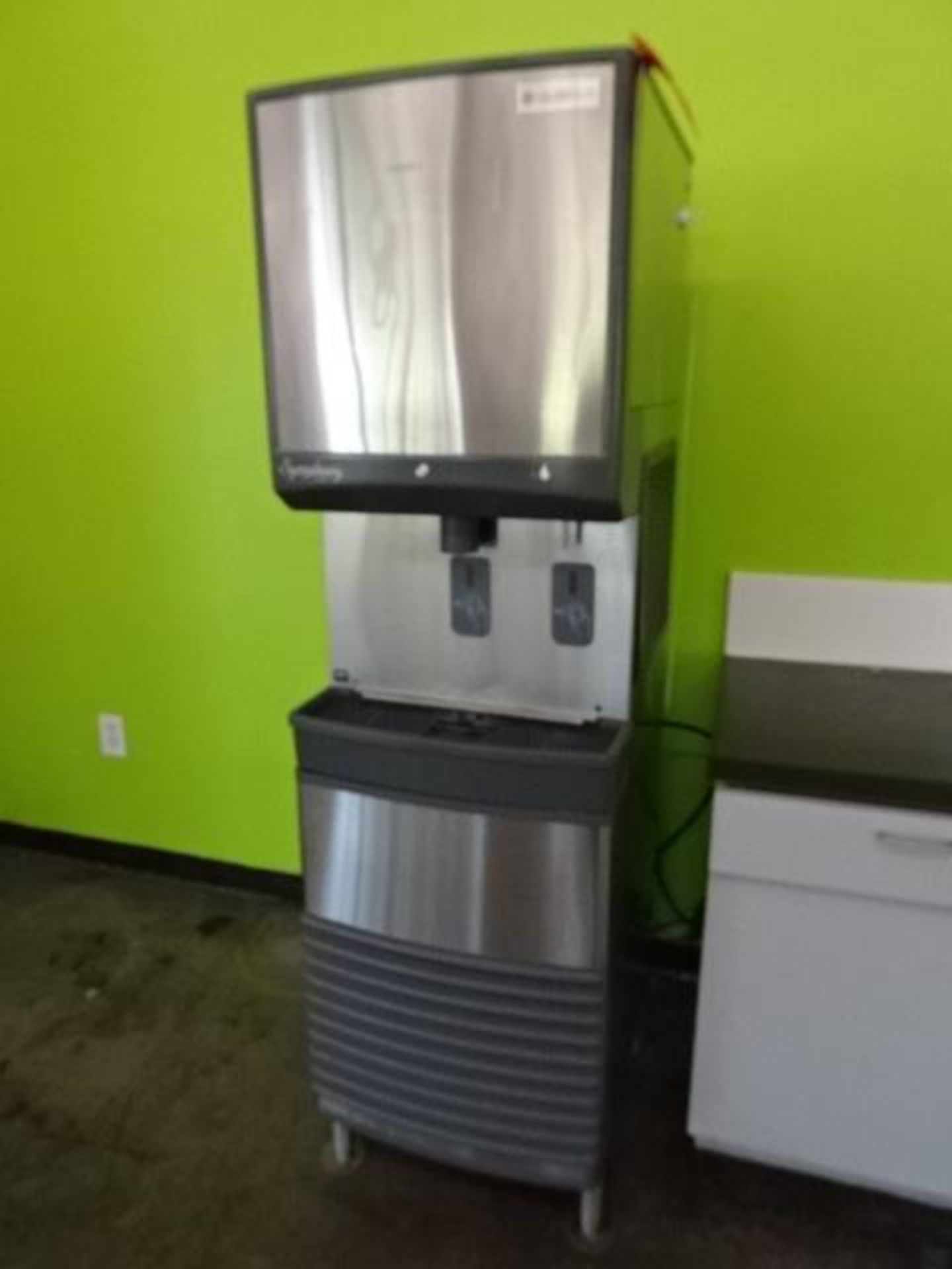 Quench Ice Maker