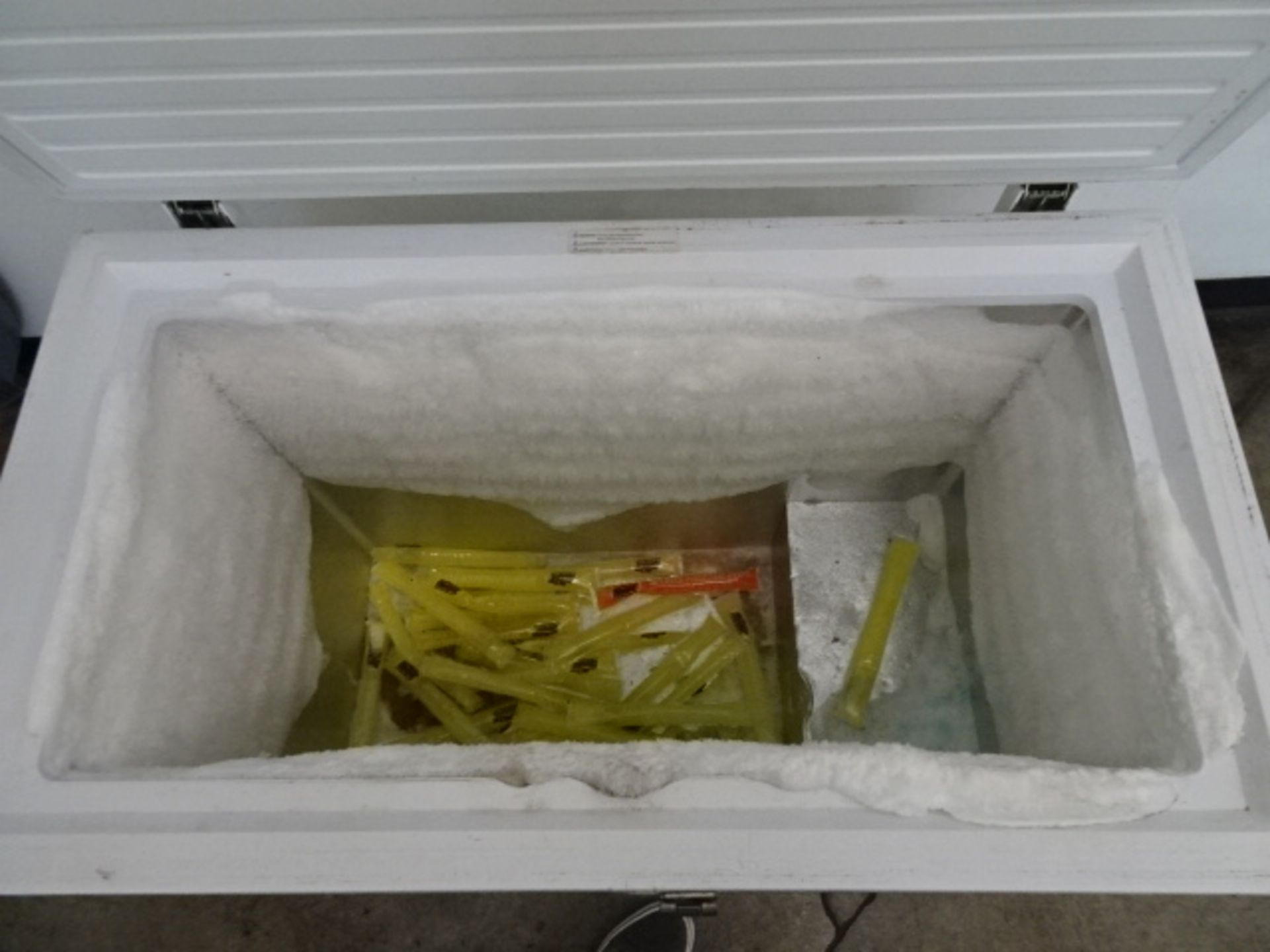 Hotpoint Chest Freezer - Image 2 of 3