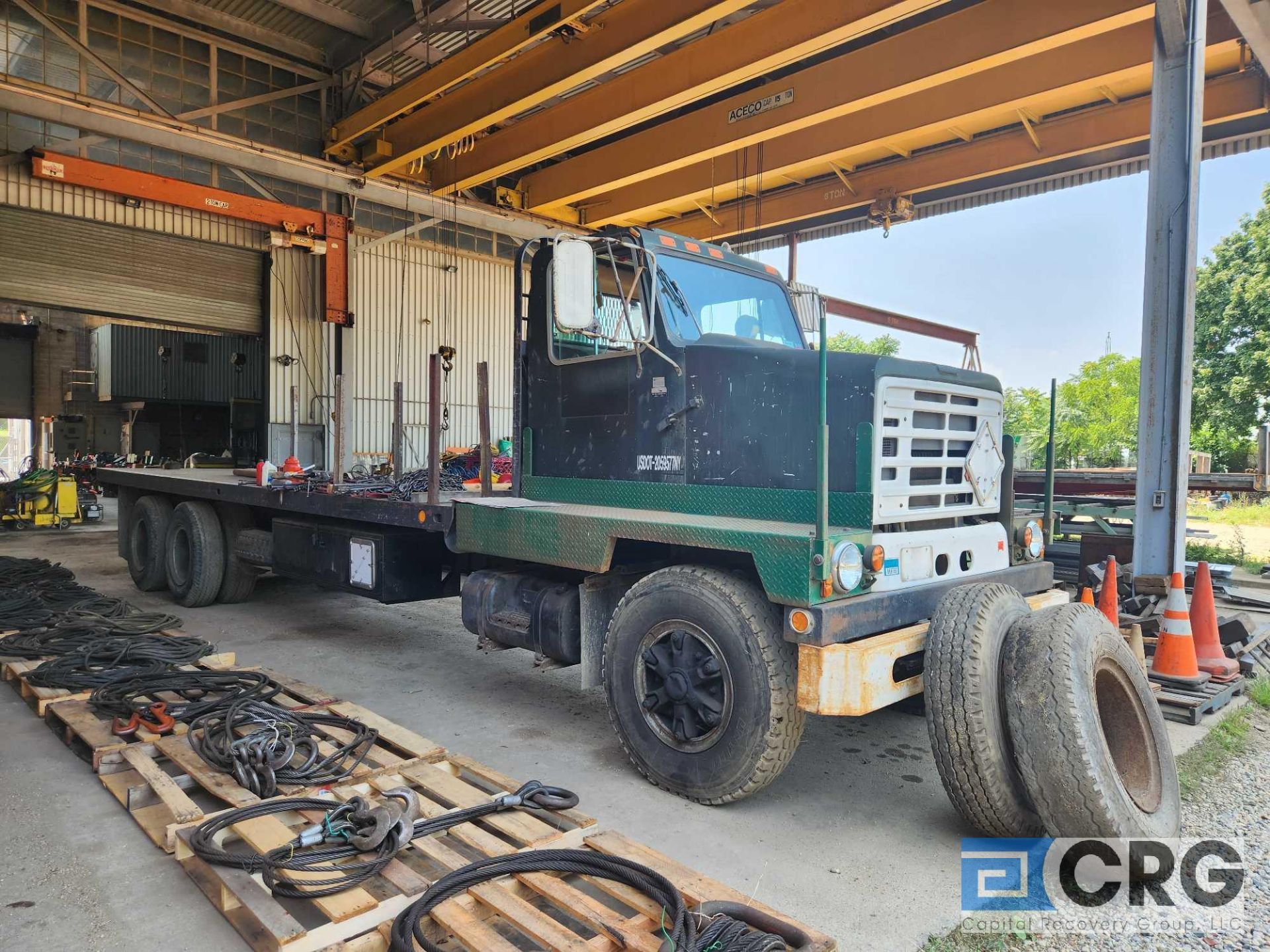 International Stake Body Flatbed Truck - Image 3 of 15