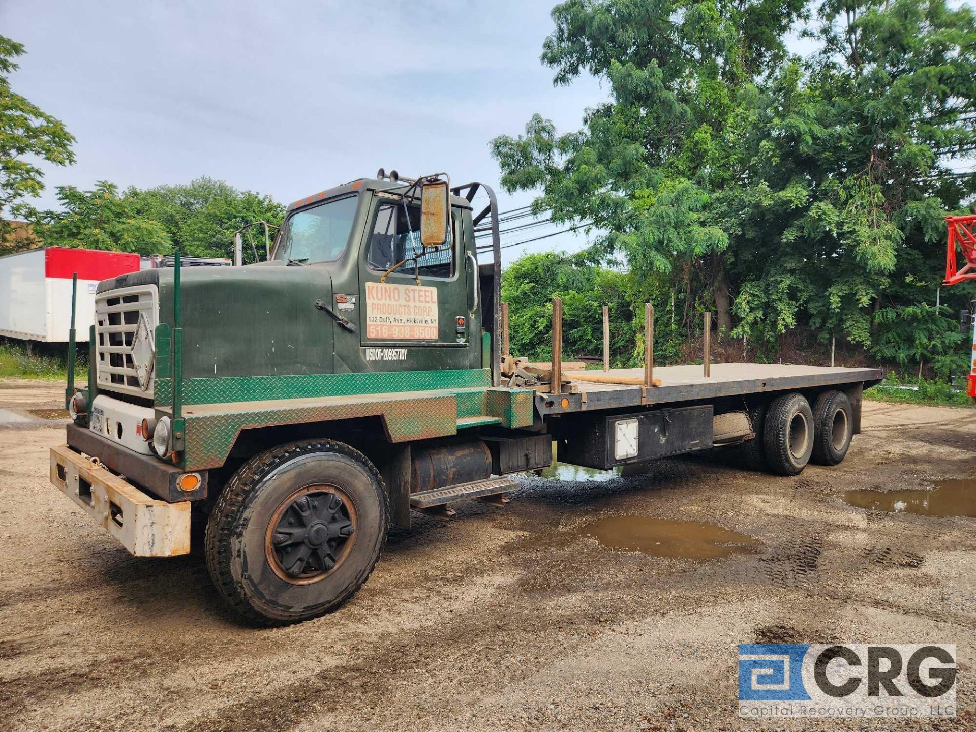 International Stake Body Flatbed Truck - Image 2 of 15