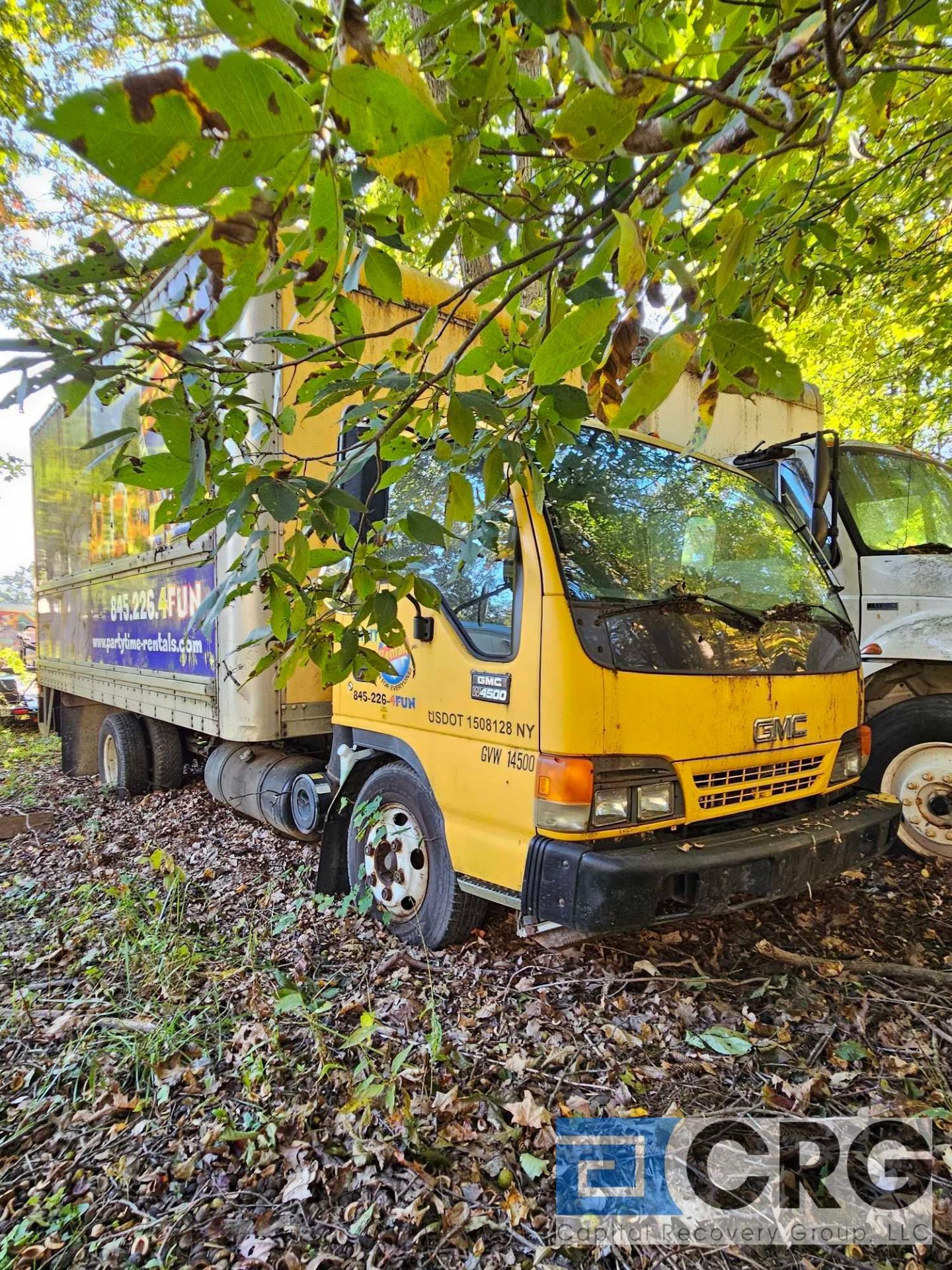 GMC Box Truck - Image 2 of 5