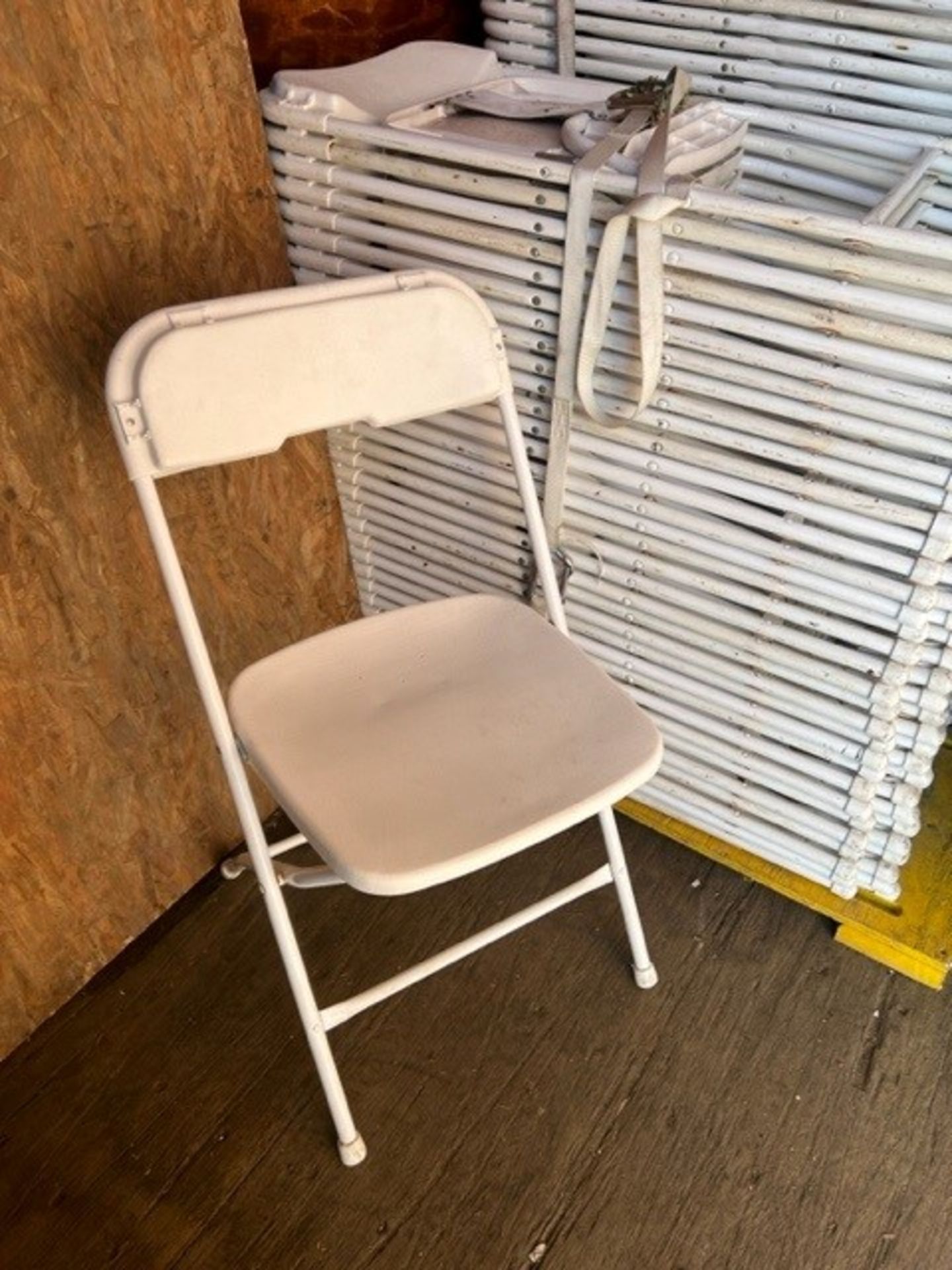 Poly Folding chairs - Image 2 of 4