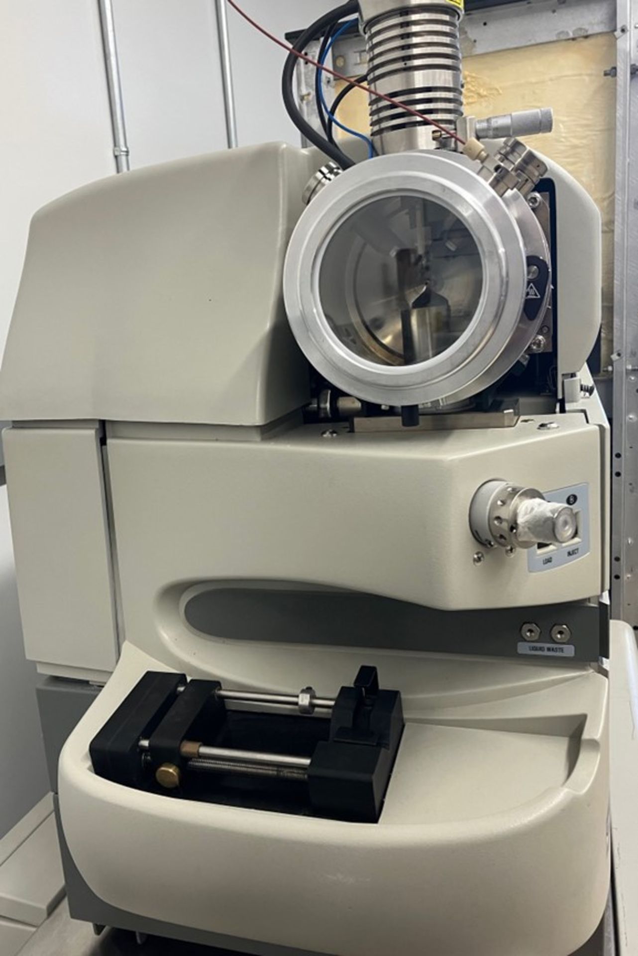 Applied Biosystems Mass Spectrometer - Image 2 of 4