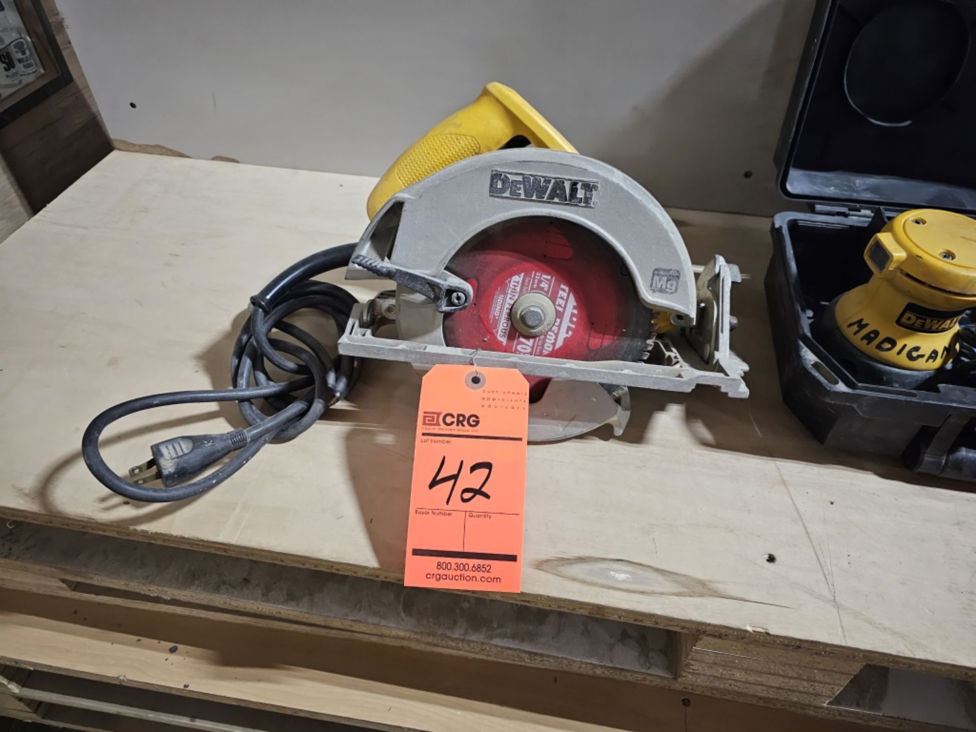 Dewalt Circulaw Saw and Random Orbital Palm Sander - Image 3 of 6