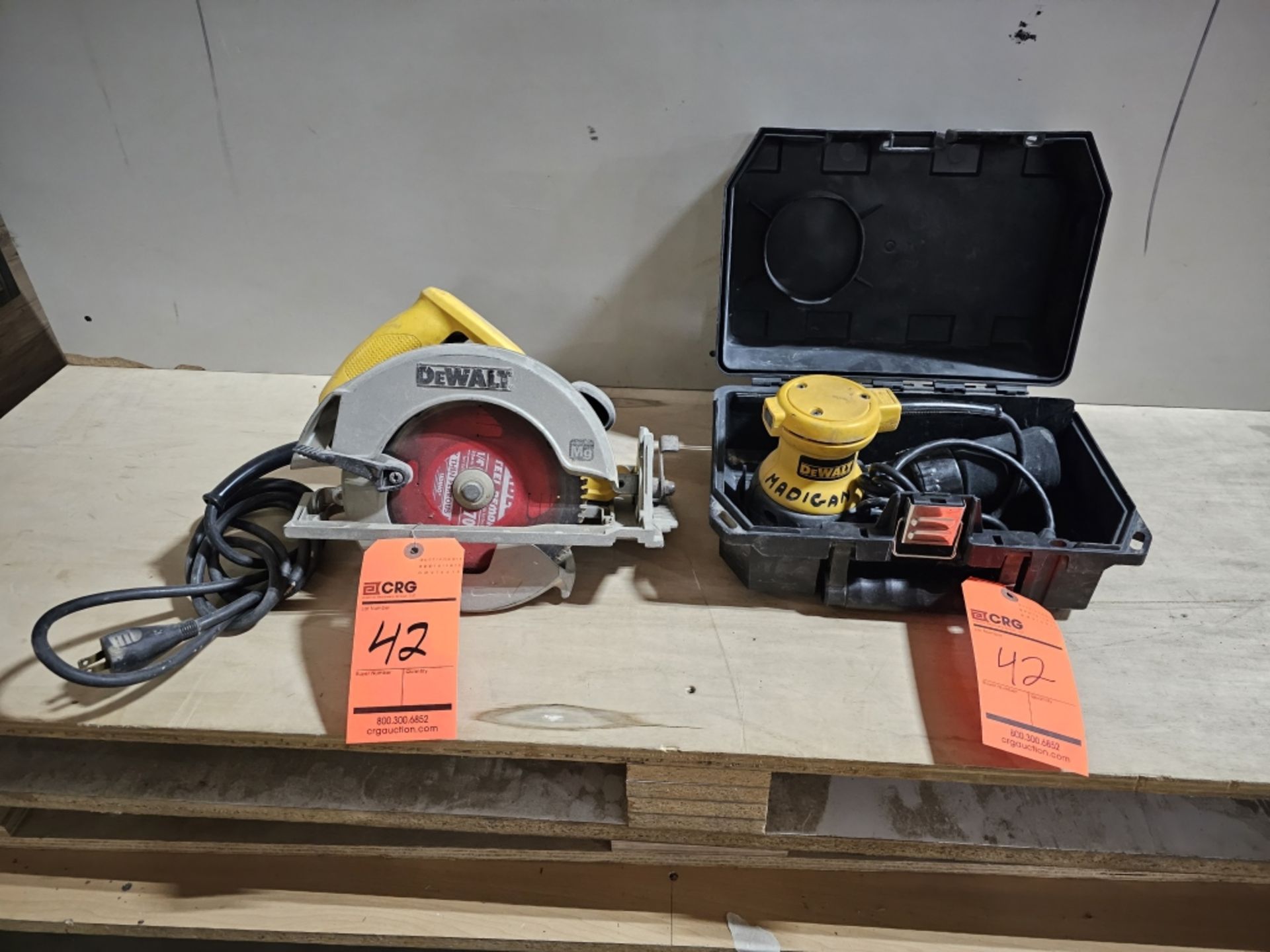 Dewalt Circulaw Saw and Random Orbital Palm Sander - Image 2 of 6