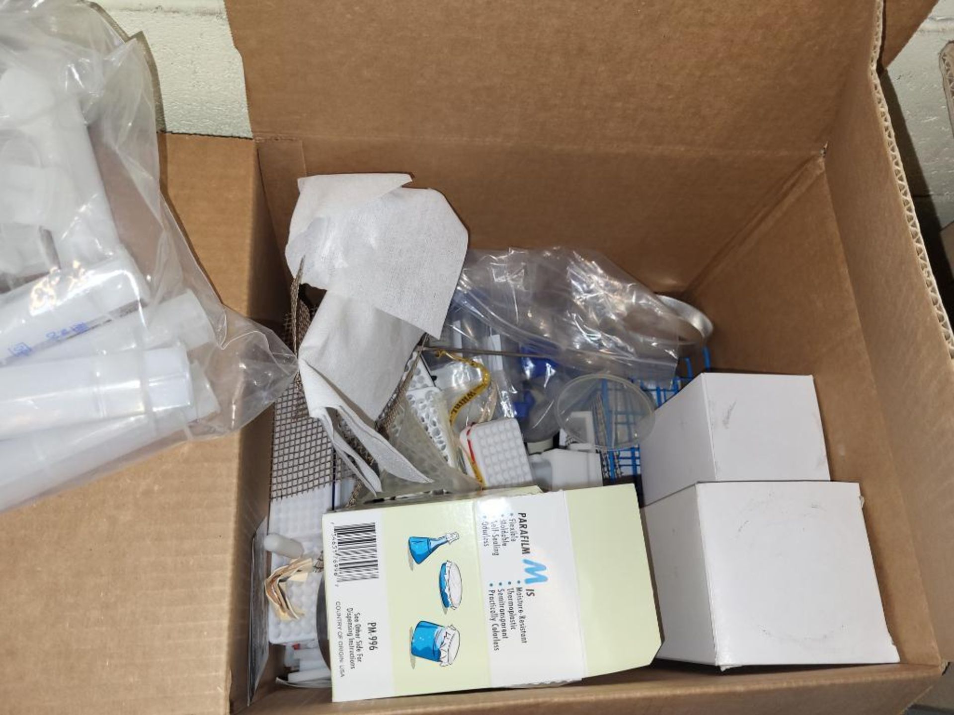 VALUE LOT: Large Assorted Laboratory Inventory (Plastics, Needles, Syringes, Etc) - Image 5 of 18