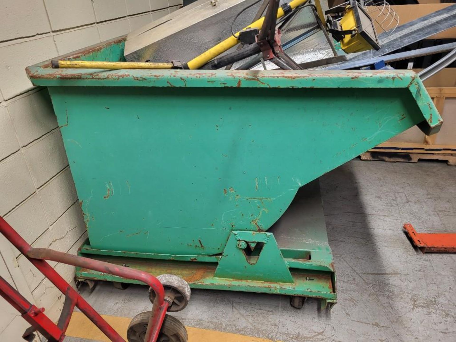 Steel Dumping Bin On Wheels 2.5 Cu Yards NO CONTENTS - Image 3 of 4