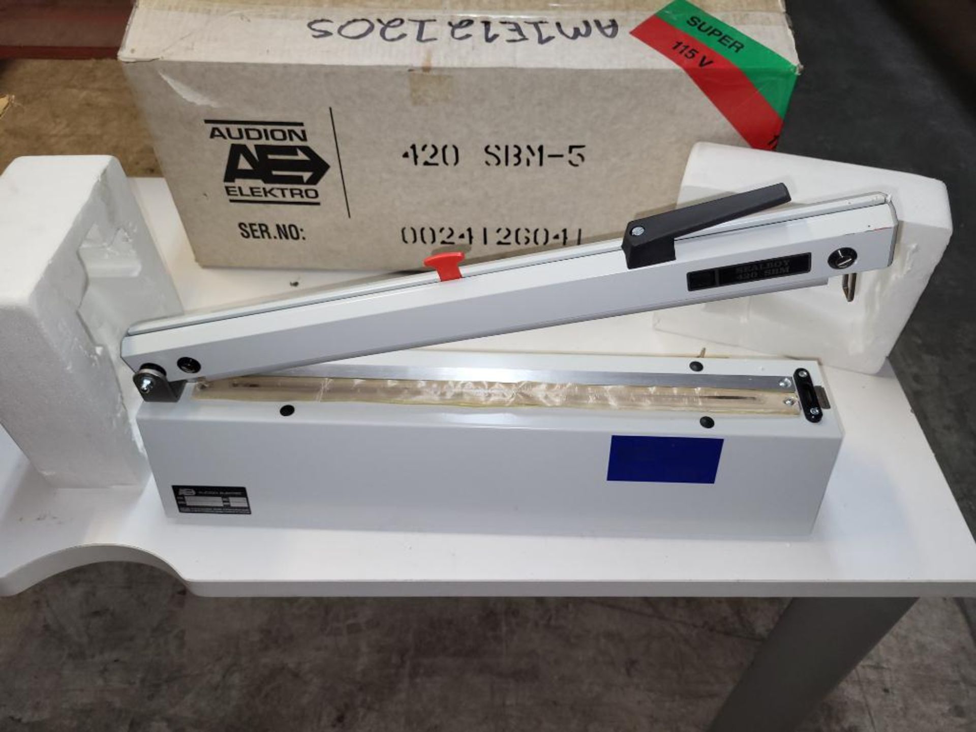 New In Box Audion Elektro Sealboy Magneta Sealer 420-SBM-5