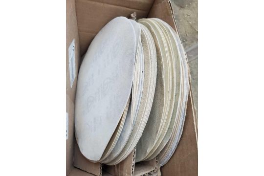 lot of klingspor sanding discs / lot de disques de sablage klingspor