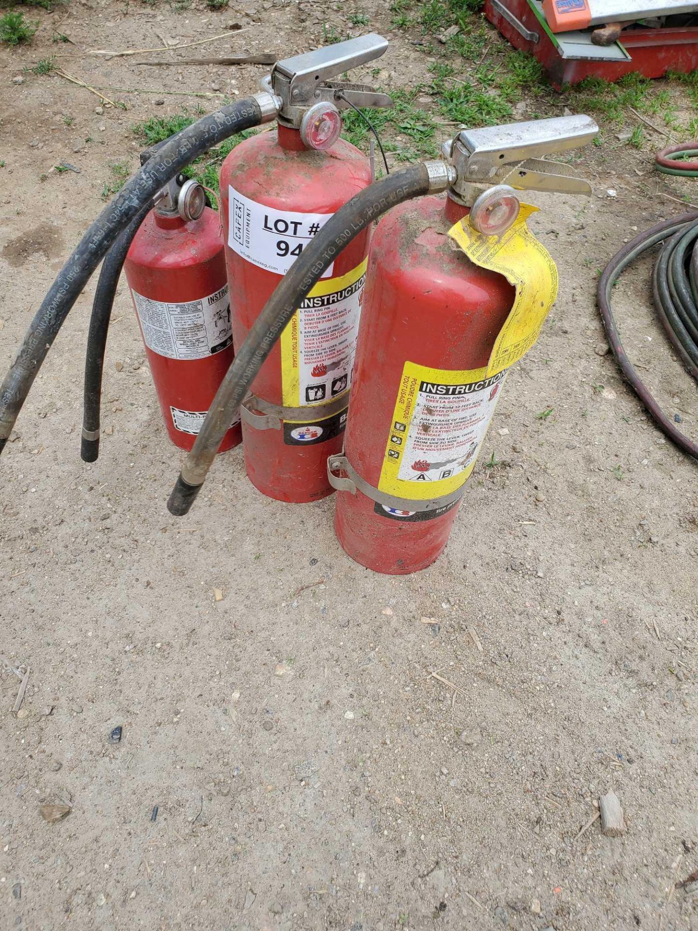 lot of 6 fire extinguisher / lot de 6 extincteurs - Image 2 of 2