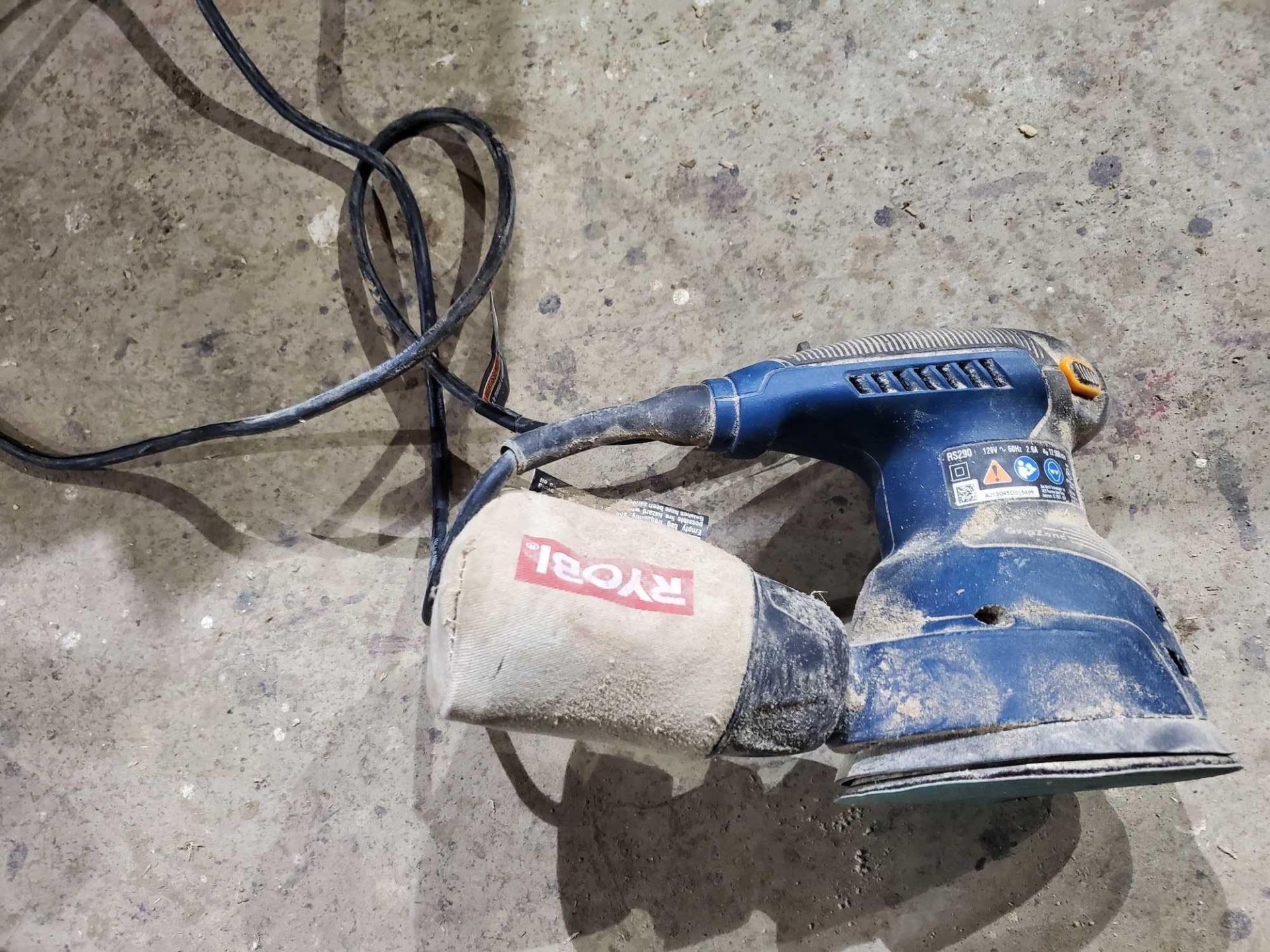 ryobi palm sander / sableuse ryobi