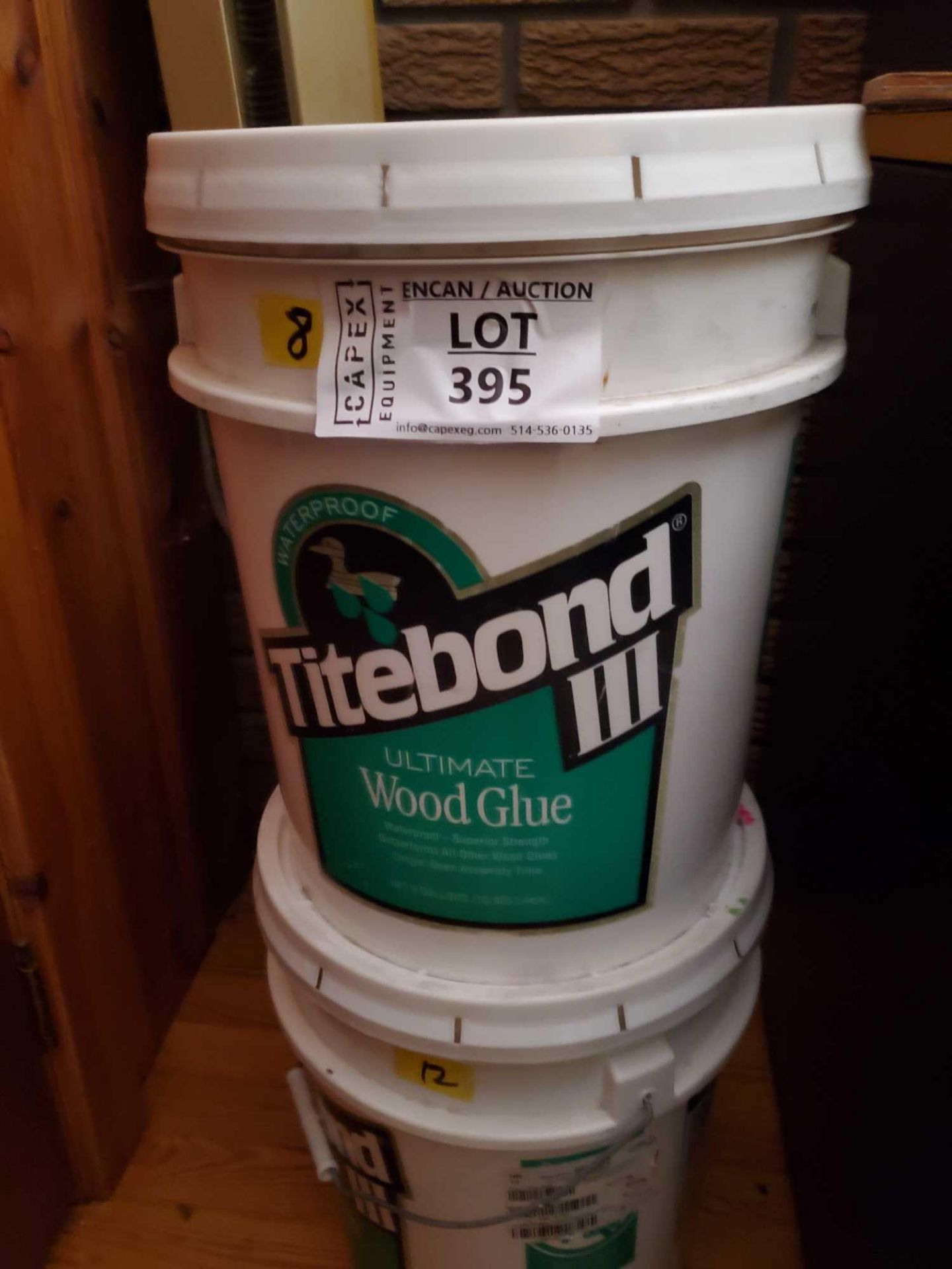 new pail of titebond III glue / chaudiere de colle neuve titebond III