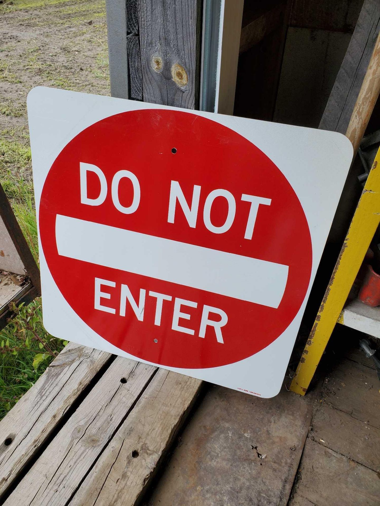 new do not enter sign / panneau meuf 'do not enter'