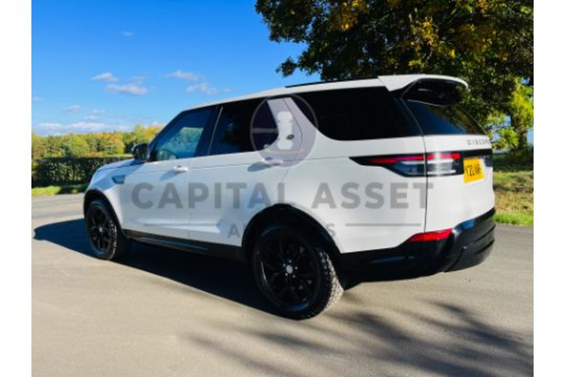 (ON SALE) LAND ROVER DISCOVERY 5 "SDV6 3.0" 'AUTO' 20 REG -1 OWNER -LEATHER- SAT NAV - NO VAT - Image 8 of 36