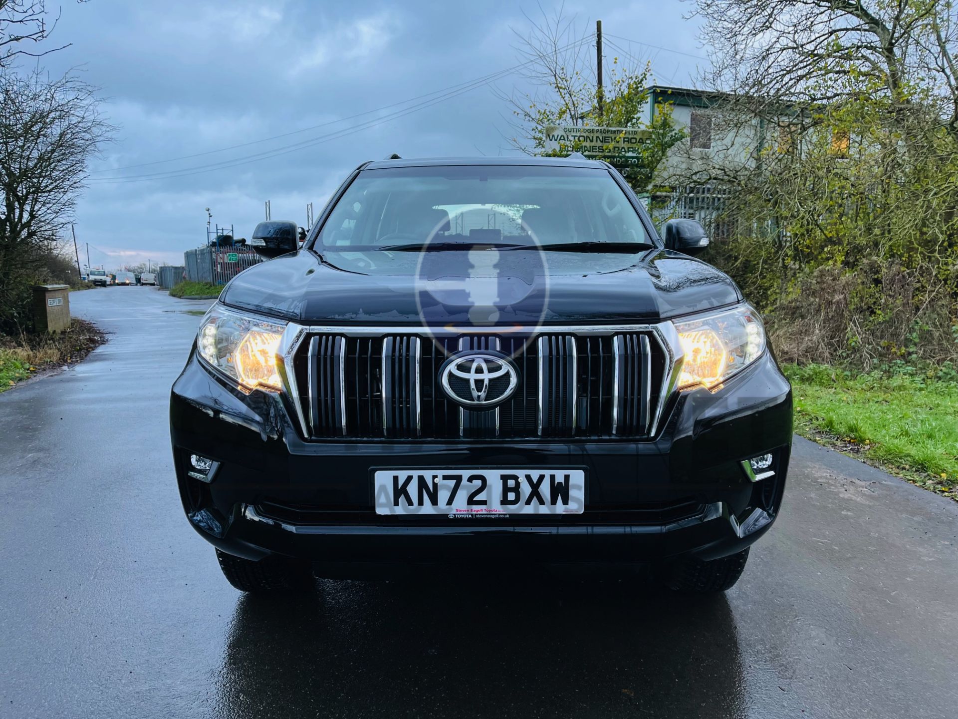 TOYOTA LAND CRUISER 2.8D-4D "ACTIVE" 7 SEATER LWB (72 REG) 1 OWNER - AC - CARPLAY NAV - REAR CAMERA - Image 4 of 38