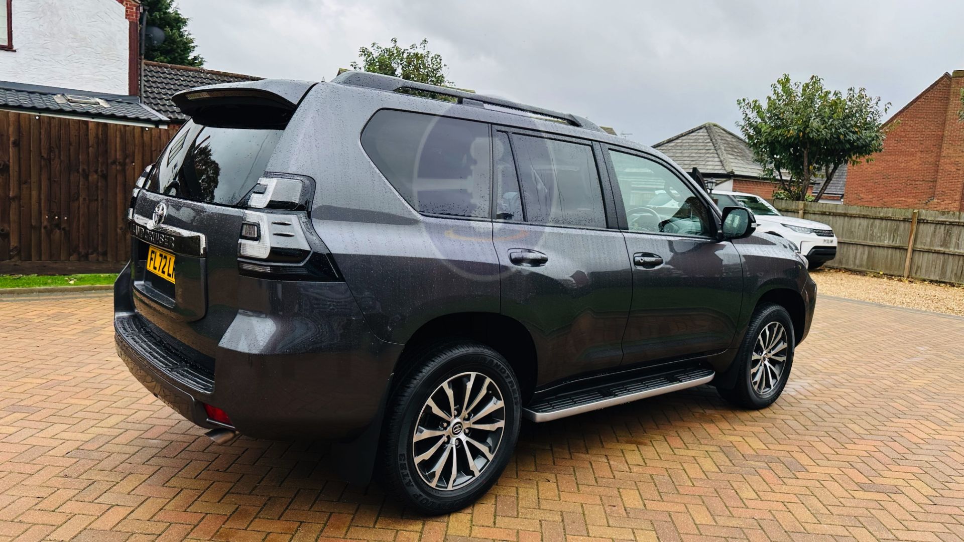 TOYOTA LAND CRUISER *INVINCIBLE* 7 SEATER SUV (2022 - 72 REG) *TOP OF THE RANGE* (DELIVERY MILEAGE) - Image 13 of 56