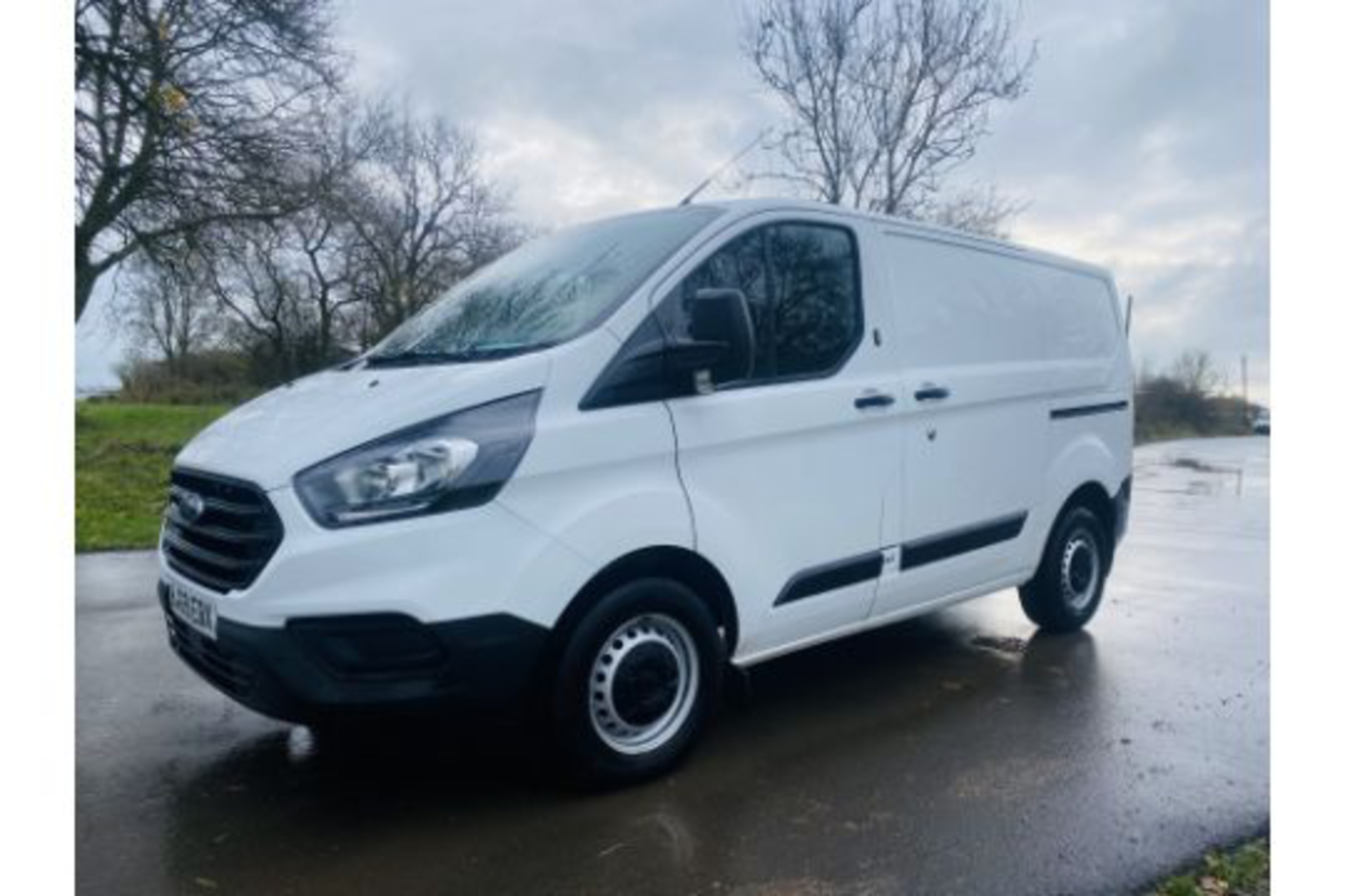 (ON SALE) FORD TRANSIT CUSTOM 2.0TDCI (300) EURO 6 - (2020 MODEL) 1 OWNER - FSH - AIR CONDITIONING - - Image 5 of 24