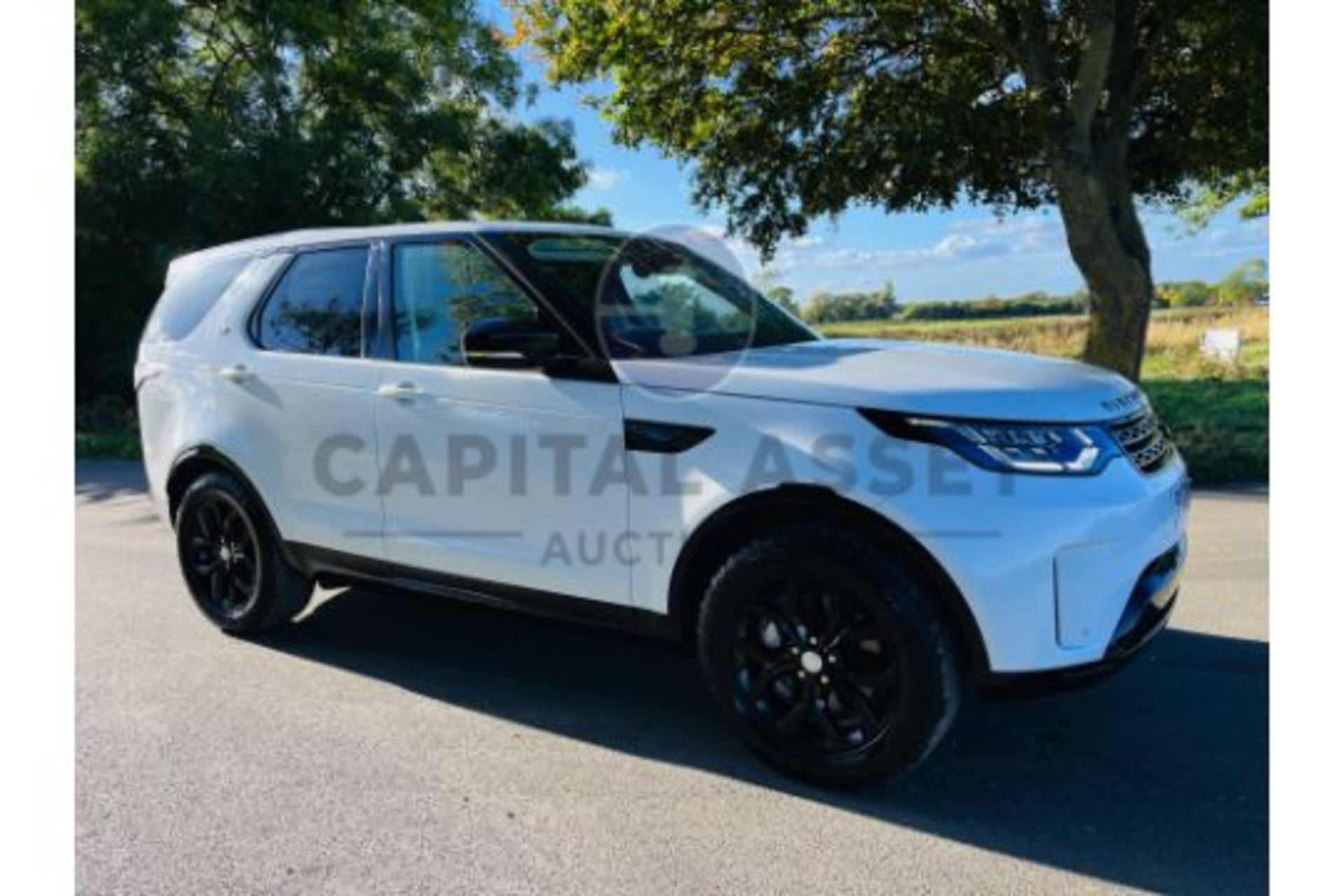 (ON SALE) LAND ROVER DISCOVERY 5 "SDV6 3.0" 'AUTO' 20 REG -1 OWNER -LEATHER- SAT NAV - NO VAT - Image 5 of 36