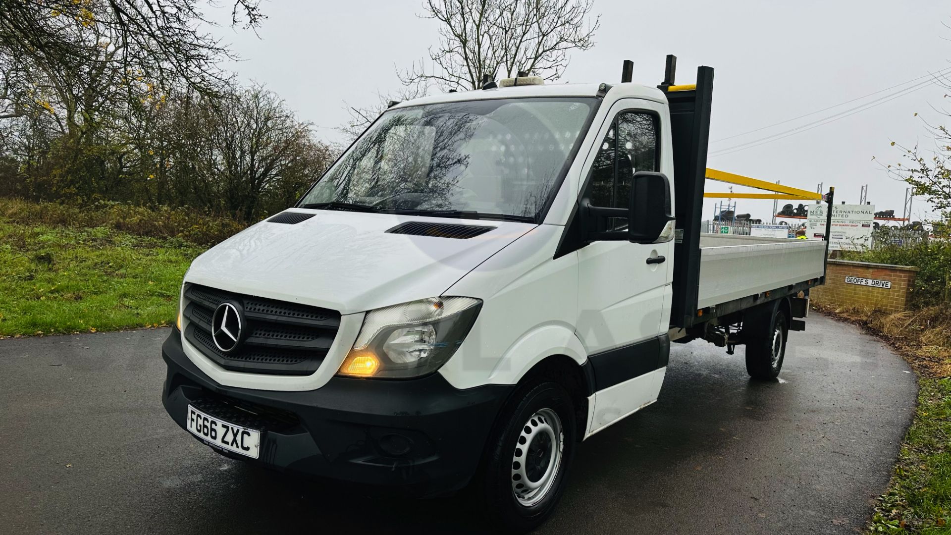 (ON SALE) MERCEDES-BENZ SPRINTER 313 CDI *LWB DROPSIDE TRUCK* (2017 - EURO 6) 130 BHP - (3500 KG) - Image 2 of 33