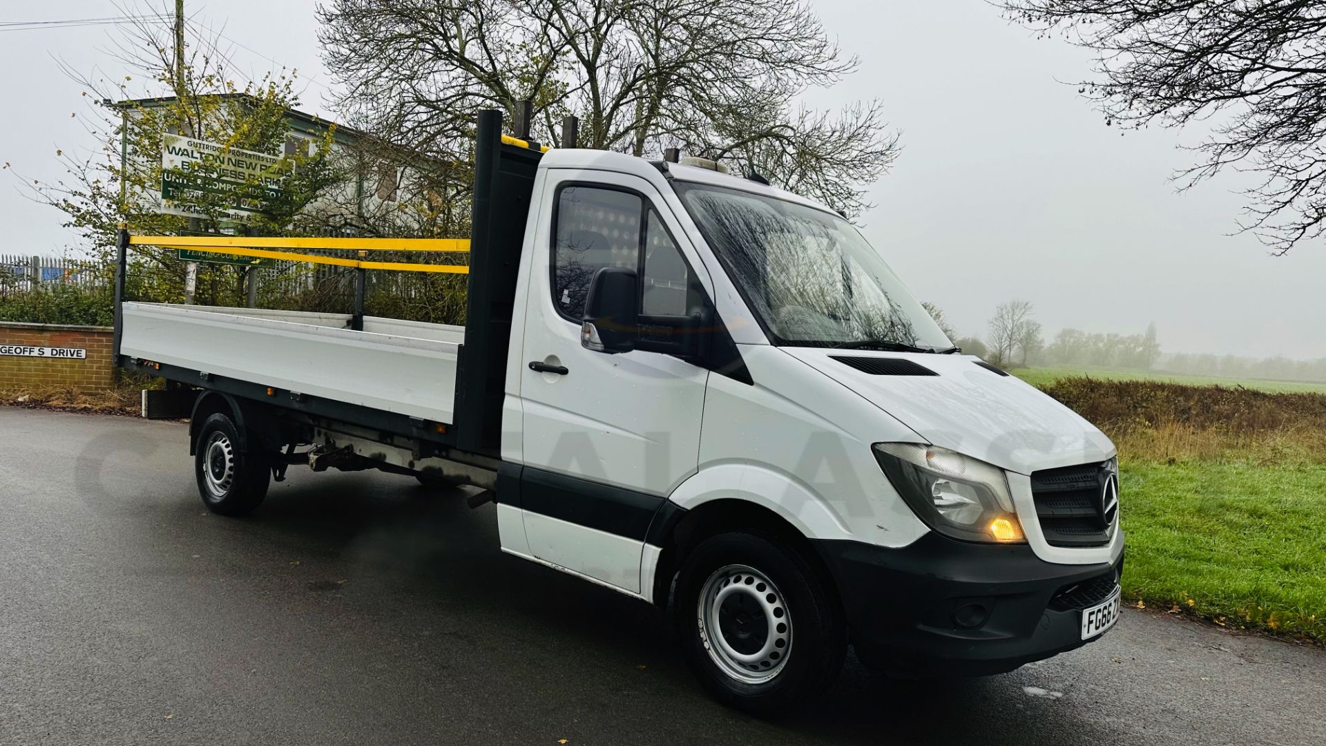 (ON SALE) MERCEDES-BENZ SPRINTER 313 CDI *LWB DROPSIDE TRUCK* (2017 - EURO 6) 130 BHP - (3500 KG) - Image 13 of 33