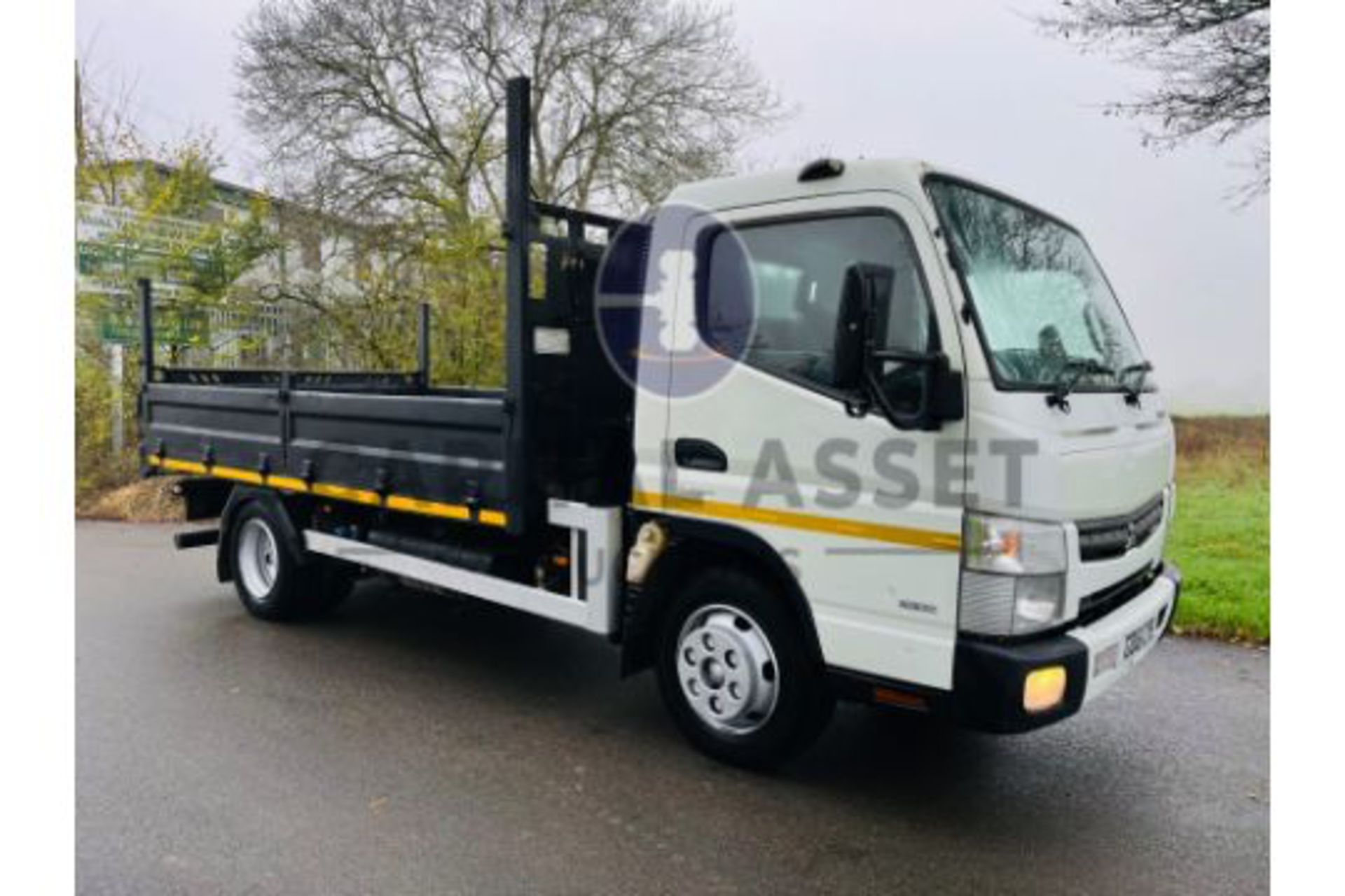 MITSUBISHI FUSO 7C15 "INSULATED TIPPER" 7500KG GROSS "EURO 6" 16 REG - 1 OWNER - LOW MILES -LOOK!! - Image 4 of 19