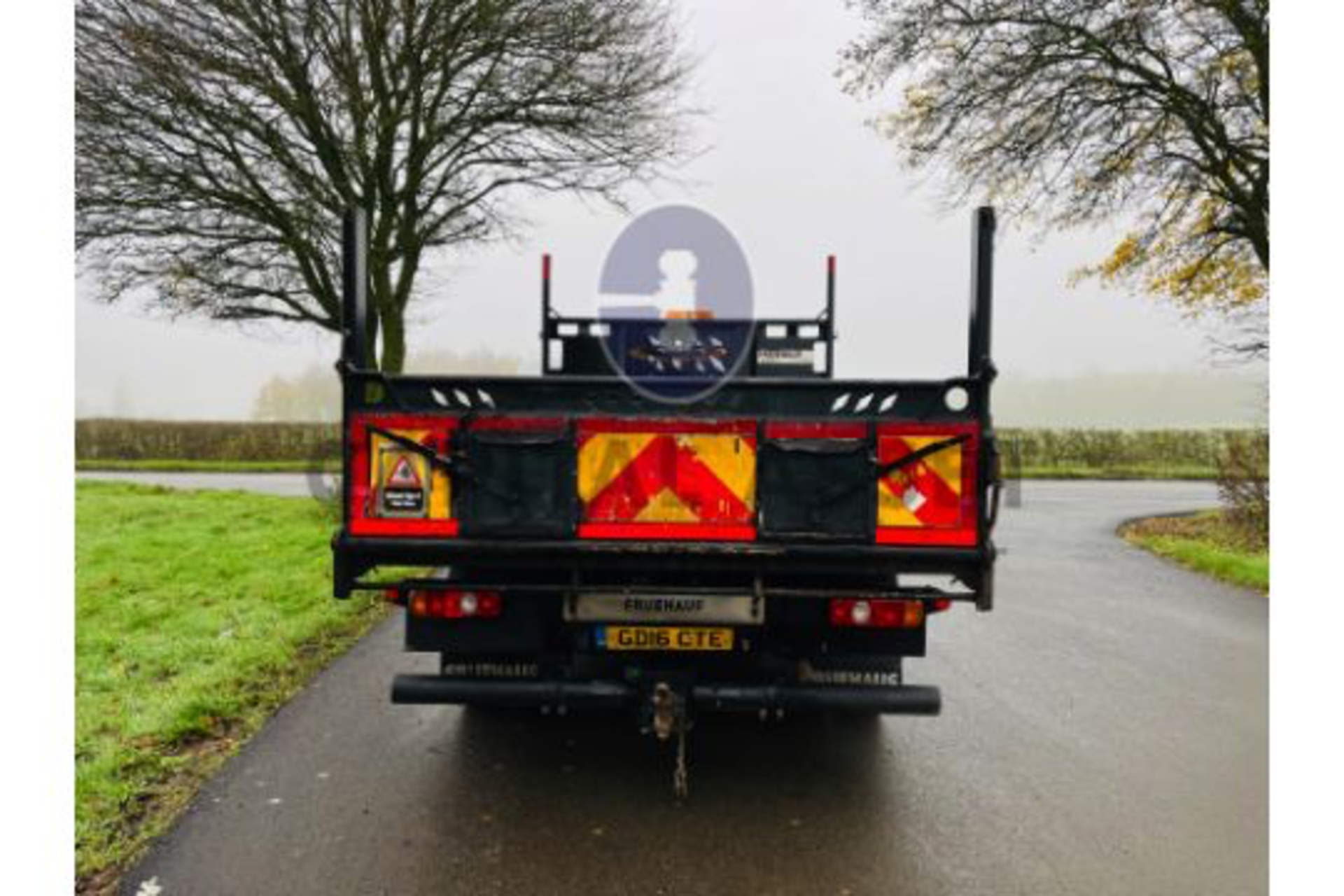 MITSUBISHI FUSO 7C15 "INSULATED TIPPER" 7500KG GROSS "EURO 6" 16 REG - 1 OWNER - LOW MILES -LOOK!! - Image 10 of 19