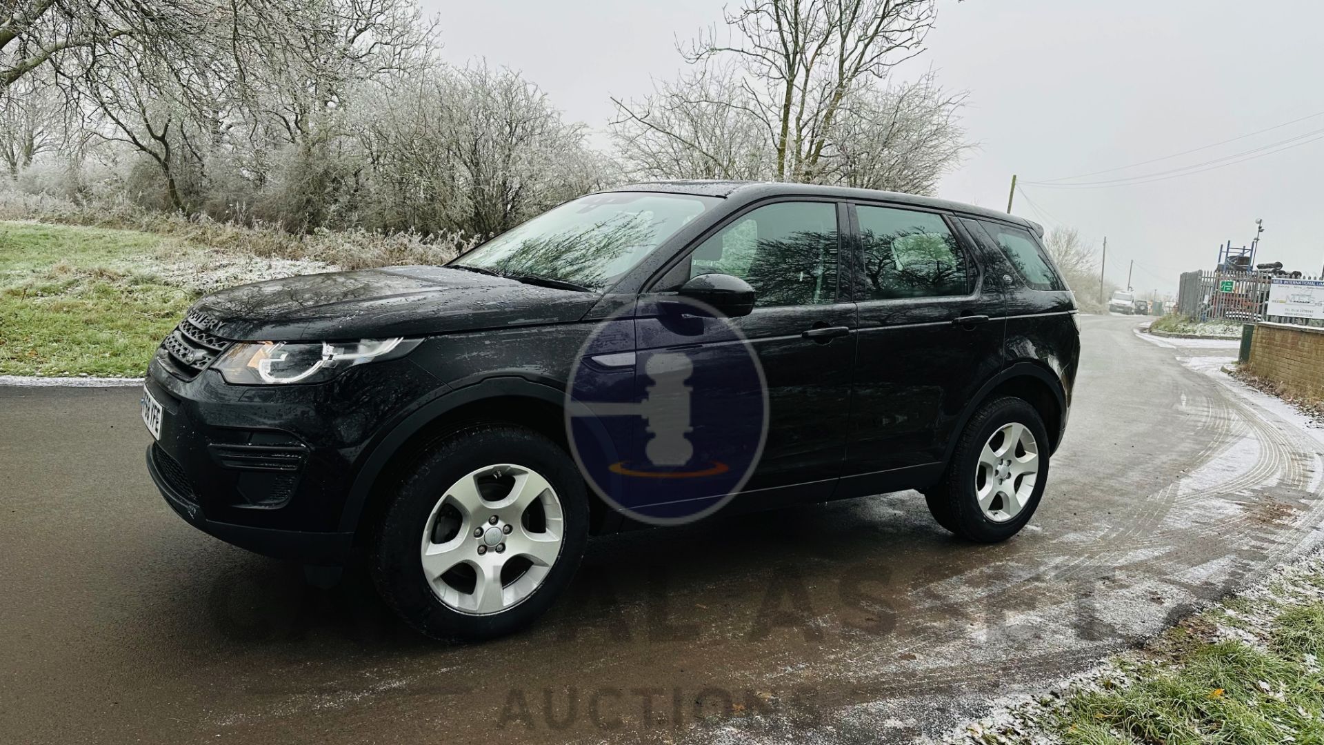 LAND ROVER DISCOVERY SPORT *5 DOOR SUV* (2019 - EURO 6) 2.0 ED4 - AUTO STOP/START *HUGE SPEC* - Image 7 of 41