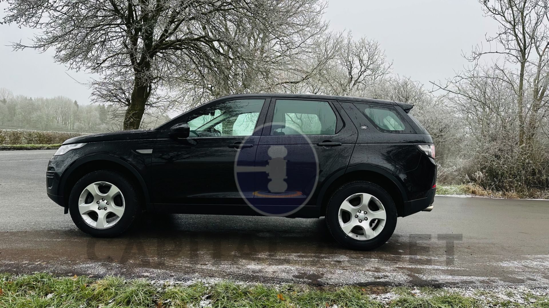 LAND ROVER DISCOVERY SPORT *5 DOOR SUV* (2019 - EURO 6) 2.0 ED4 - AUTO STOP/START *HUGE SPEC* - Image 8 of 41