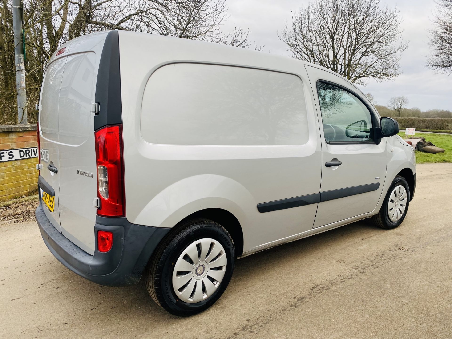 (ON SALE) MERCEDES CITAN 109CDI "LWB" (2018 MODEL) ONLY 64K MILES! - AIR CON - MET SILVER - EURO 6 - - Image 7 of 13