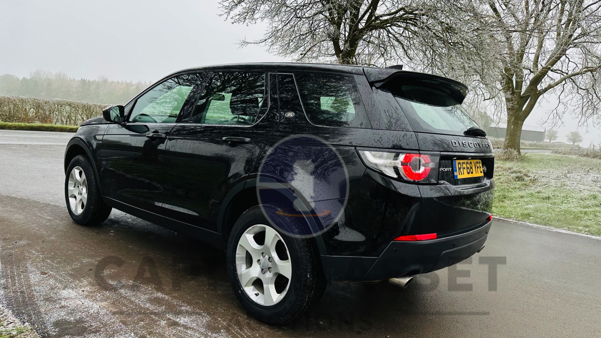 LAND ROVER DISCOVERY SPORT *5 DOOR SUV* (2019 - EURO 6) 2.0 ED4 - AUTO STOP/START *HUGE SPEC* - Image 10 of 41