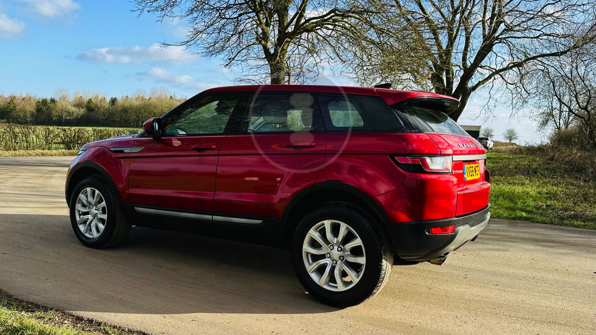 (On Sale) RANGE ROVER EVOQUE *SE EDITION* SUV (2019 - EURO 6) 2.0 ED4 - AUTO STOP/START *HUGE SPEC* - Image 9 of 50