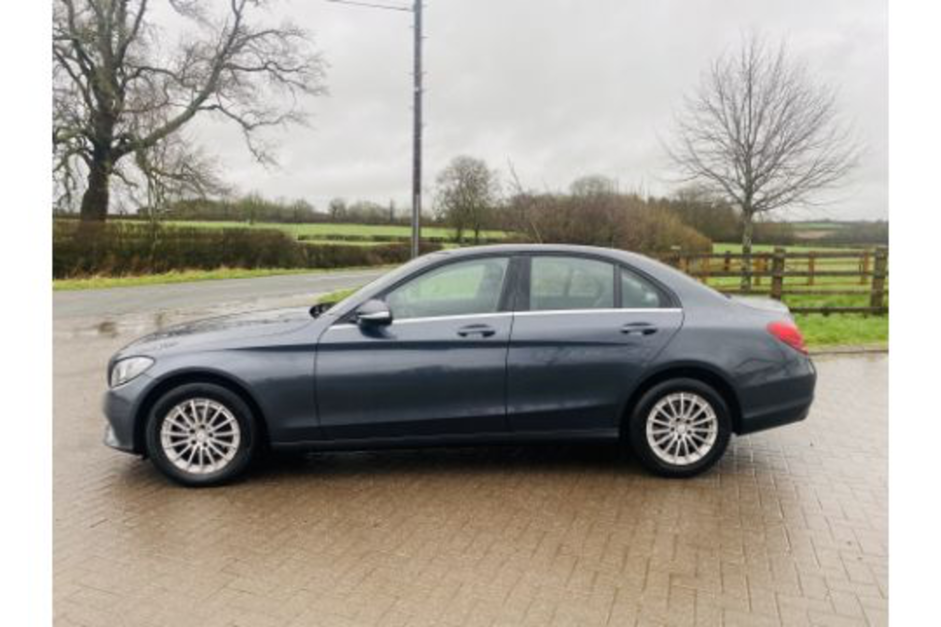 MERCEDES C220d "SPECIAL EQUIPMENT" SE SALOON - 2016 MODEL - LEATHER - NEW SHAPE - AIR CON - NO VAT!! - Image 8 of 26