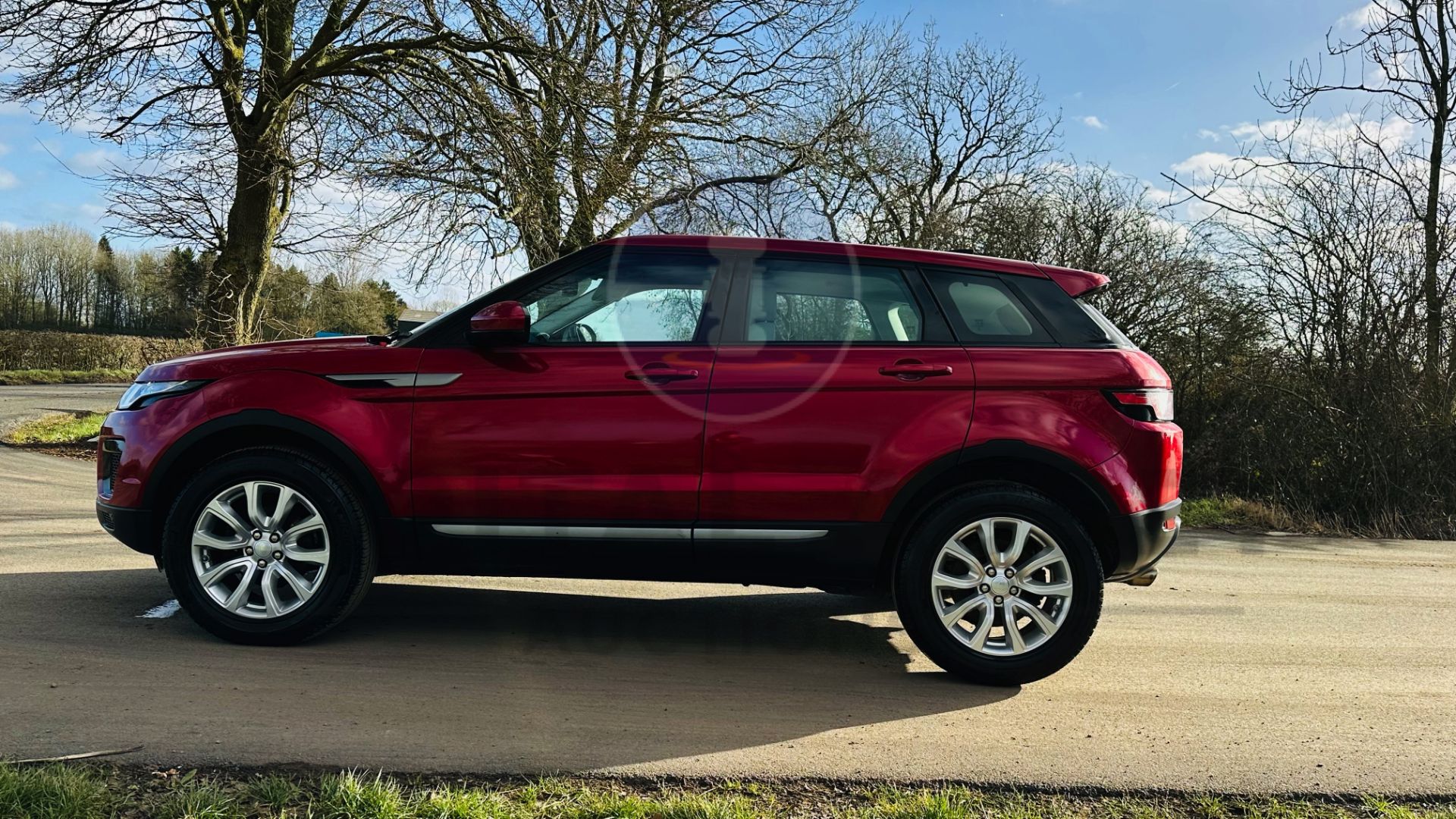 (On Sale) RANGE ROVER EVOQUE *SE EDITION* SUV (2019 - EURO 6) 2.0 ED4 - AUTO STOP/START *HUGE SPEC* - Image 8 of 50