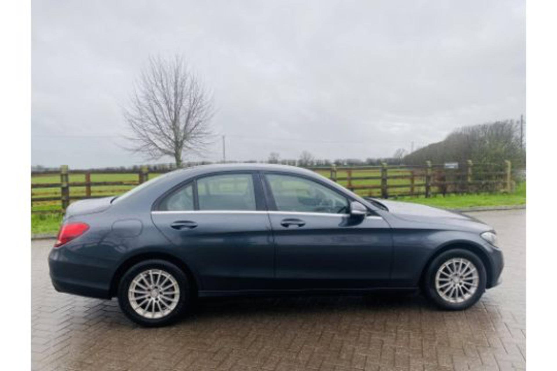 MERCEDES C220d "SPECIAL EQUIPMENT" SE SALOON - 2016 MODEL - LEATHER - NEW SHAPE - AIR CON - NO VAT!! - Image 4 of 26