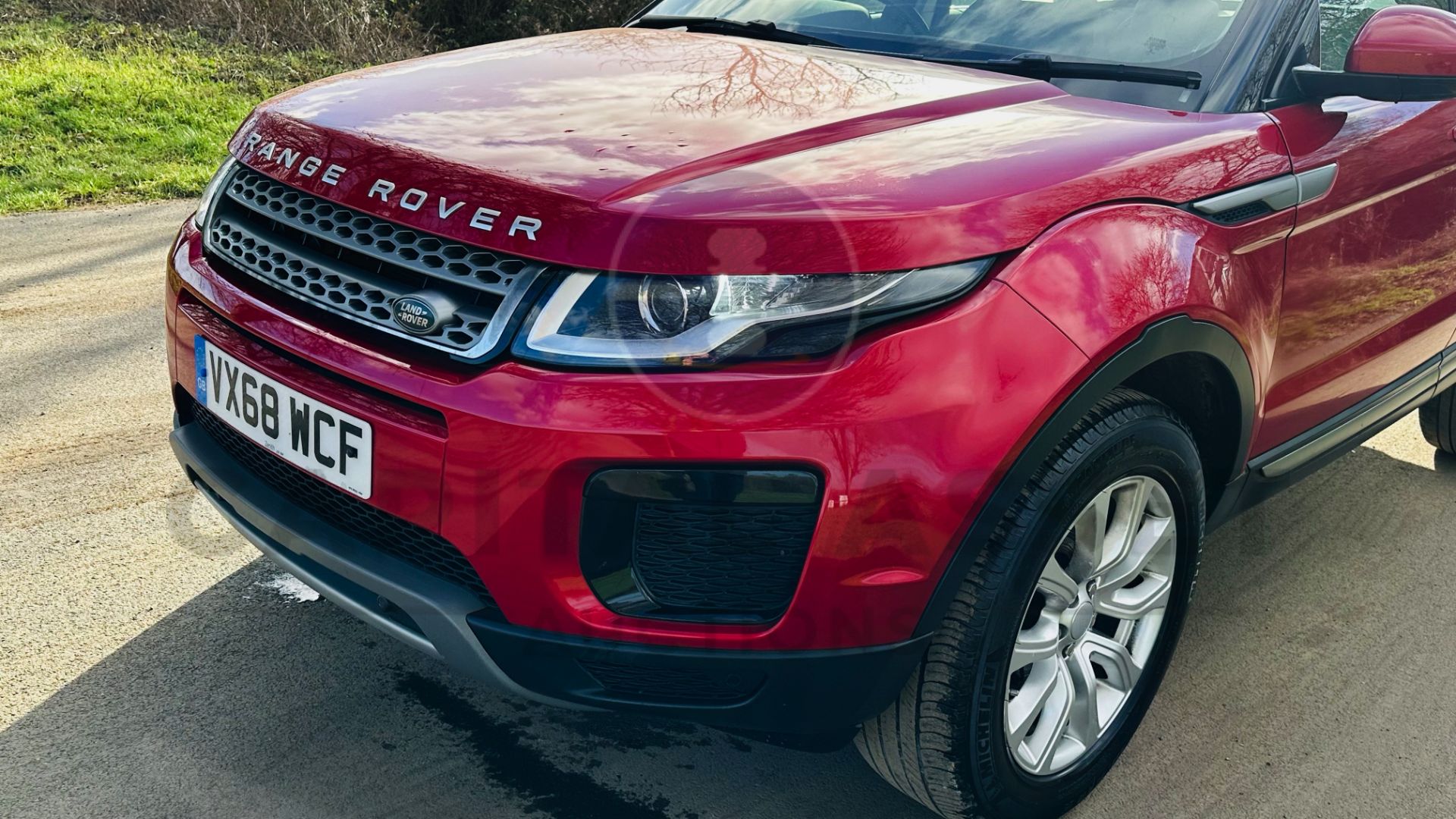 (On Sale) RANGE ROVER EVOQUE *SE EDITION* SUV (2019 - EURO 6) 2.0 ED4 - AUTO STOP/START *HUGE SPEC* - Image 16 of 50