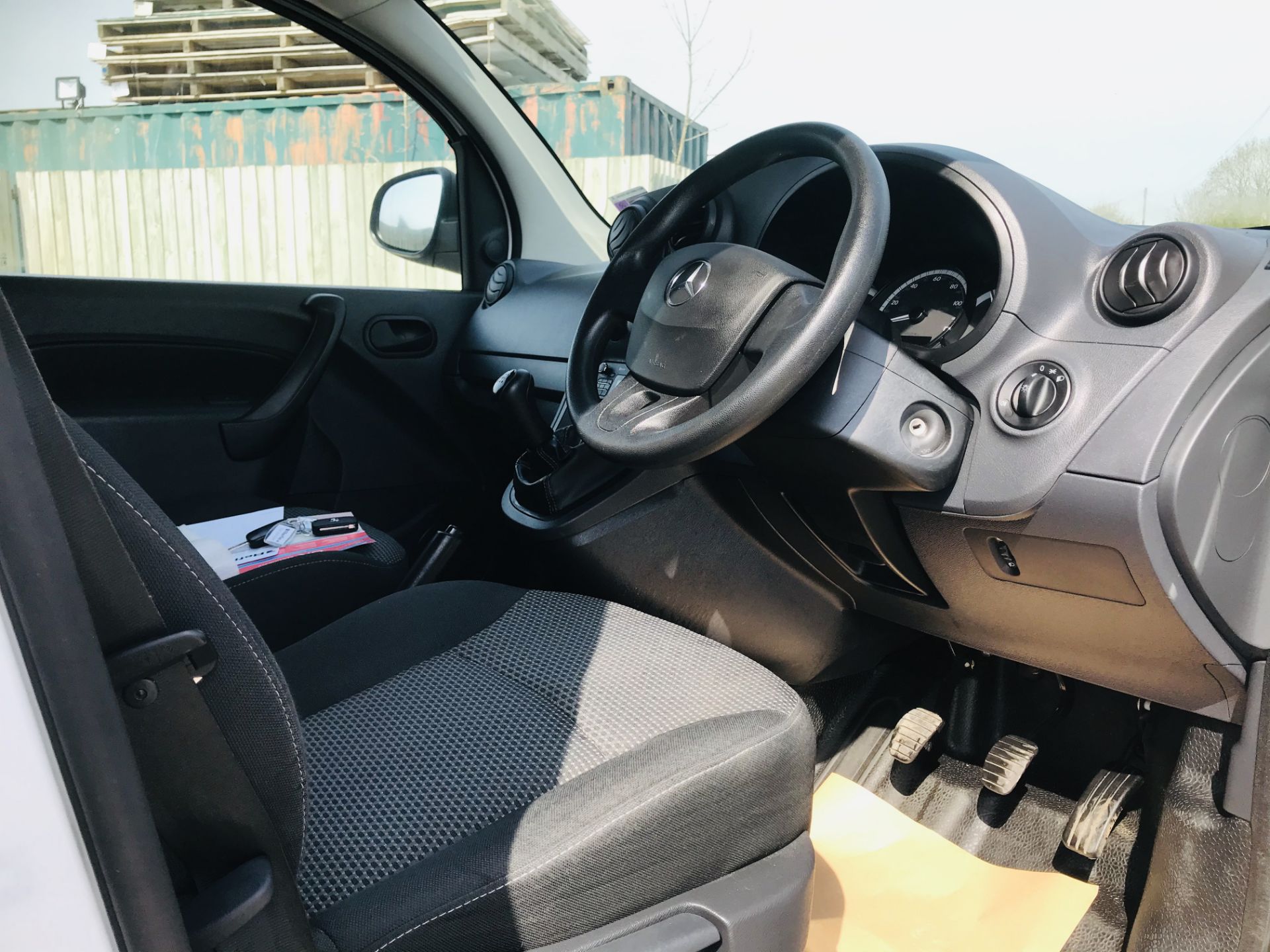 (ON SALE) MERCEDES CITAN 109CDI "LWB" (2018 MODEL) ONLY 64K MILES! - AIR CON - MET SILVER - EURO 6 - - Image 9 of 13