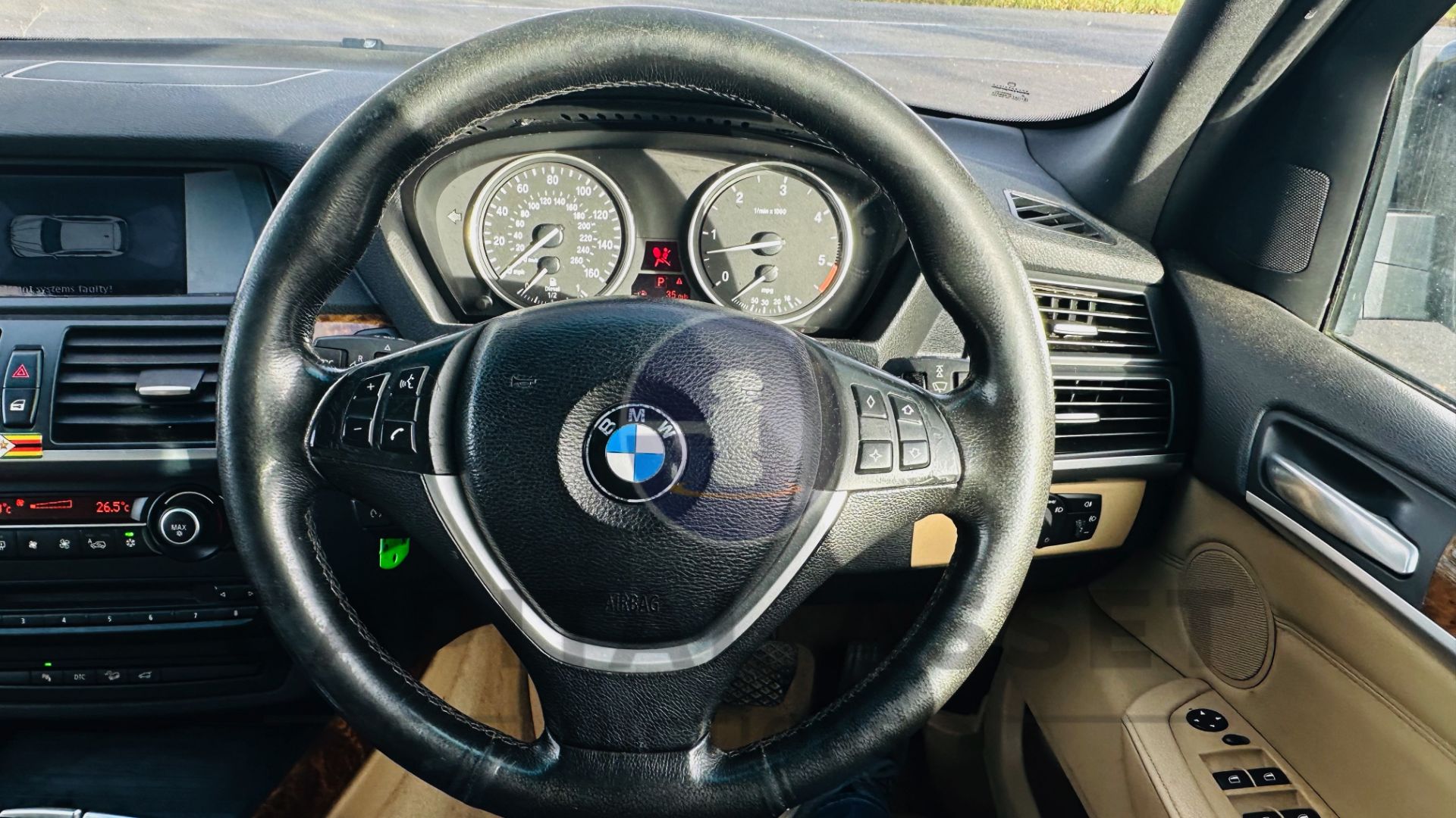 BMW X5 'X-DRIVE 30D' *SPECIAL EDITION* 5 DOOR SUV (2010) 3.0 DIESEL - AUTOMATIC (NO VAT) *HUGE SPEC* - Image 43 of 45