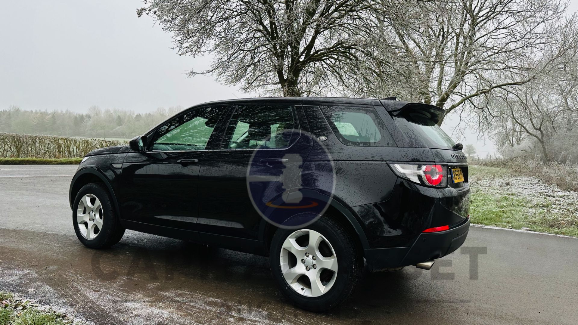 LAND ROVER DISCOVERY SPORT *5 DOOR SUV* (2019 - EURO 6) 2.0 ED4 - AUTO STOP/START *HUGE SPEC* - Image 9 of 41