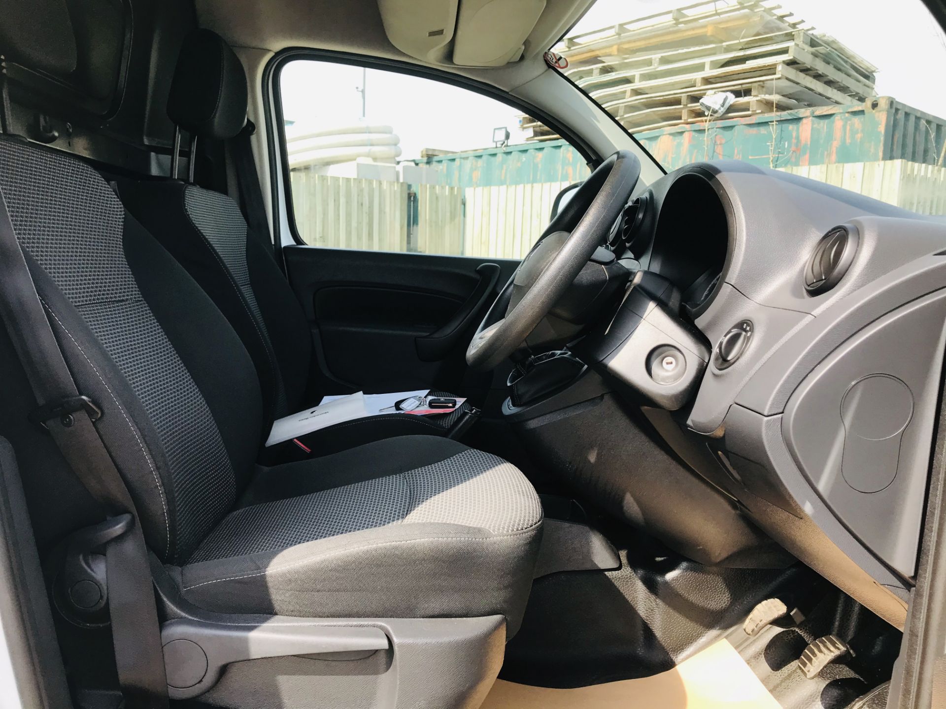 (ON SALE) MERCEDES CITAN 109CDI "LWB" (2018 MODEL) ONLY 64K MILES! - AIR CON - MET SILVER - EURO 6 - - Image 8 of 13