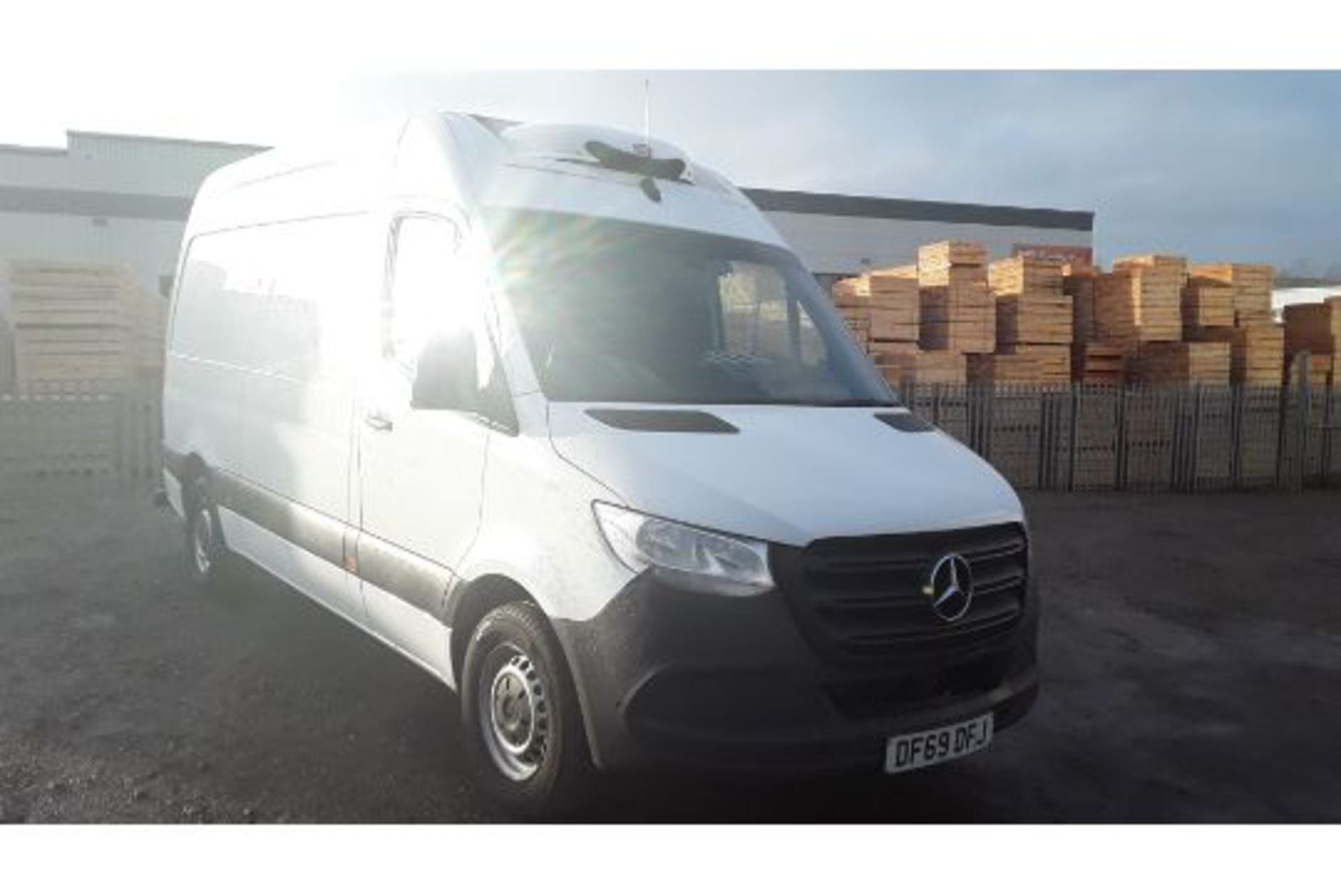 MERCEDES SPRINTER 316CDI MEDIUM WHEEL BASE "FRIDGE / CHILLER VAN" (69 REG) 1 OWNER - LOOK!! - Image 2 of 10