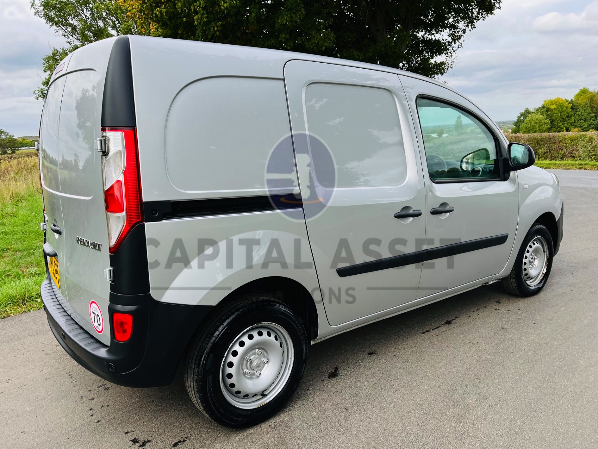 RENAULT KANGOO 1.5DCI "BUSINESS EDITION" 2018 -EURO 6/STOP START (AIR CON) ELEC PACK-TWIN SIDE DOORS - Image 9 of 21