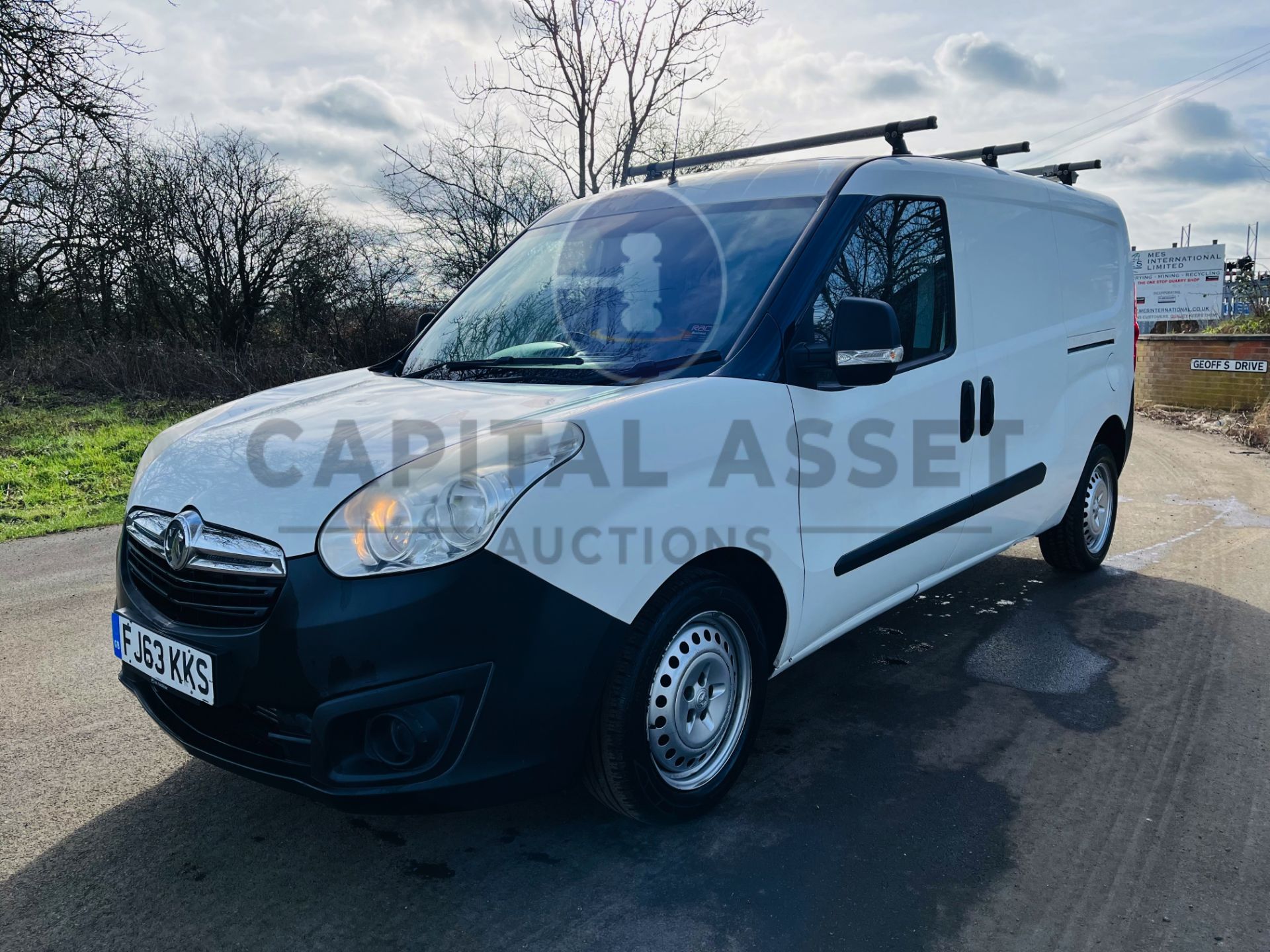 VAUXHALL COMBO CDTI 2300 (2014 MODEL) L2 LWB - LOW MILEAGE WITH HISTORY - TWIN SIDE DOORS (NO VAT) - Image 5 of 23