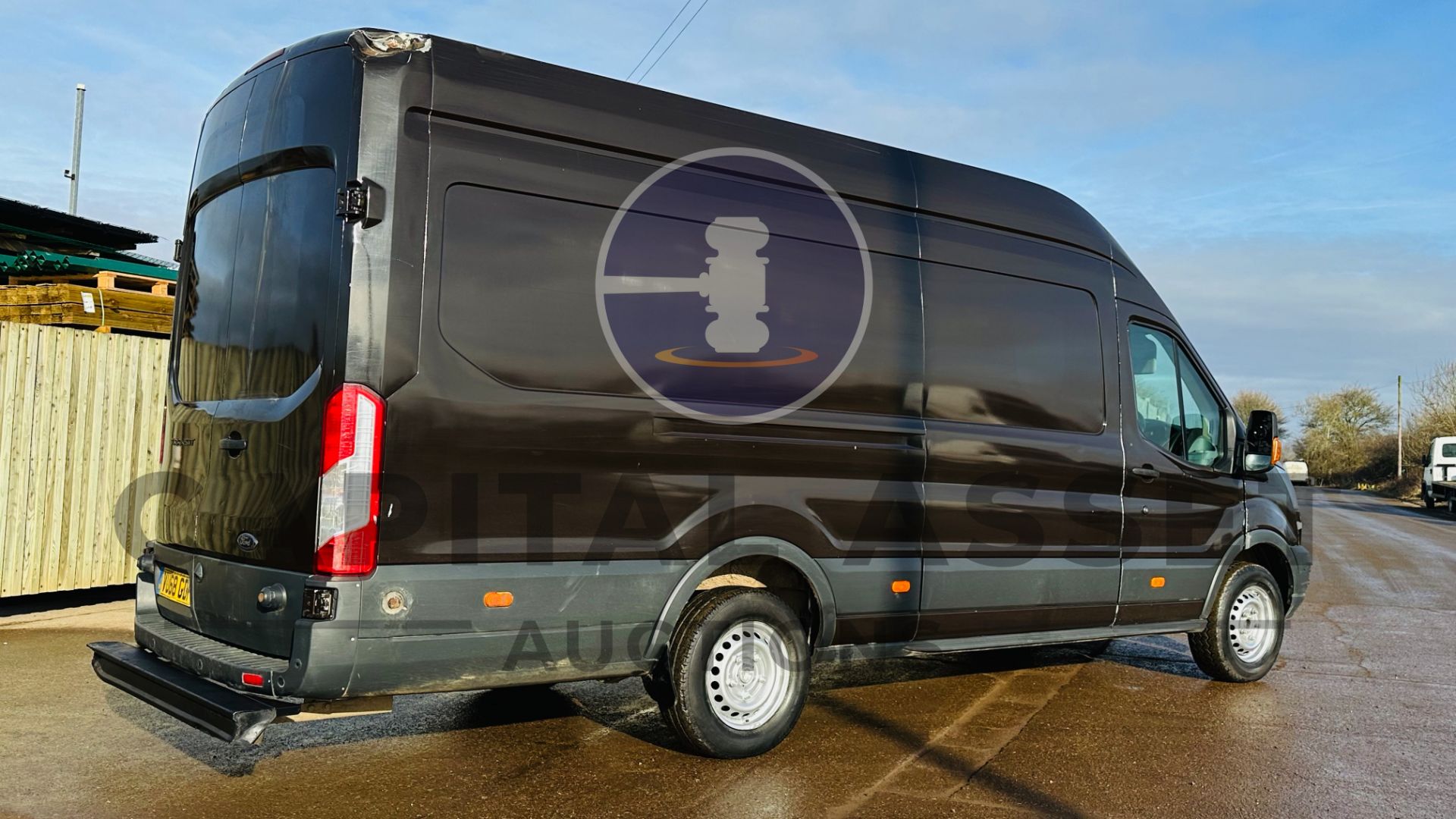 FORD TRANSIT 130 T350 *L4 - XLWB HI-ROOF* (2019 - EURO 6) 130 BHP - 6 SPEED (1 OWNER) *3500 KG* - Image 9 of 35