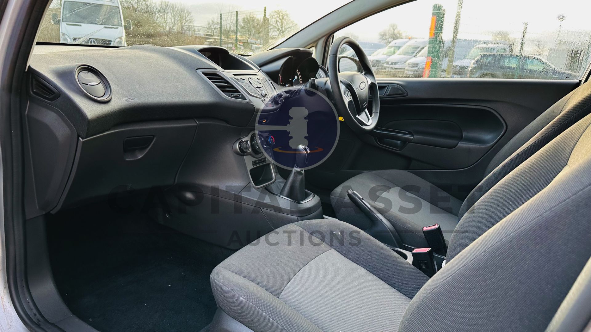 (On Sale) FORD FIESTA *LCV - PANEL VAN* (65 REG) 1.5 TDCI - STOP/START *FULL SERVICE HISTORY* - Image 19 of 36