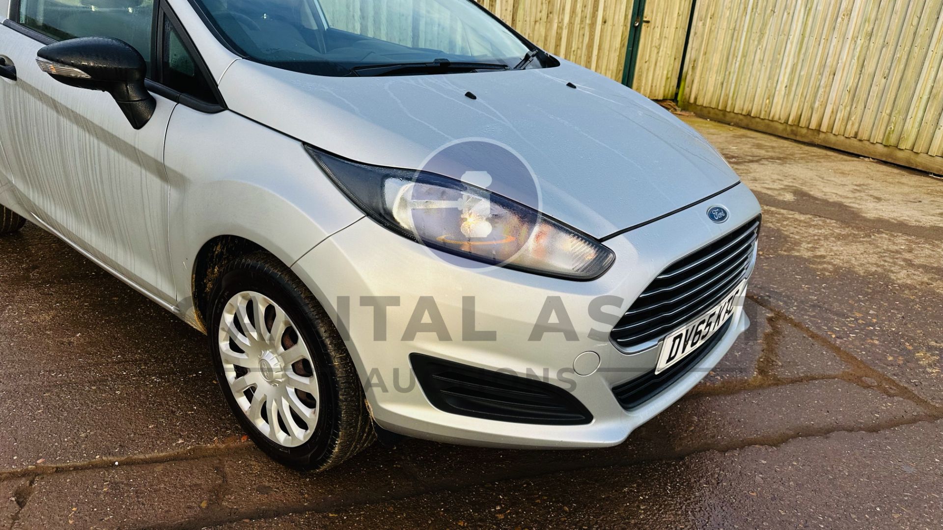 (On Sale) FORD FIESTA *LCV - PANEL VAN* (65 REG) 1.5 TDCI - STOP/START *FULL SERVICE HISTORY* - Image 15 of 36