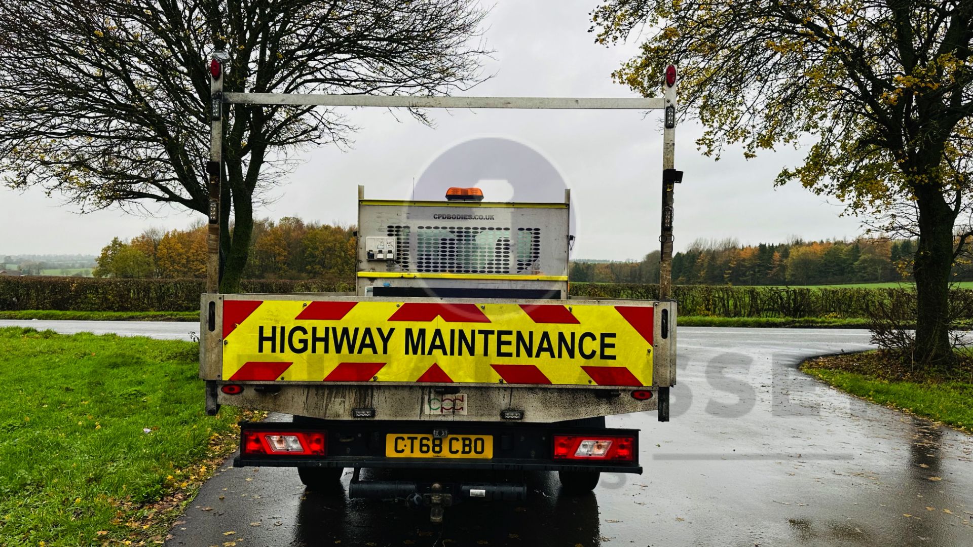 FORD TRANSIT T350L *LWB - DROPSIDE TRUCK* (2019 - EURO 6) 2.0 TDCI - 6 SPEED *3500 KG* (1 OWNER) - Image 7 of 34