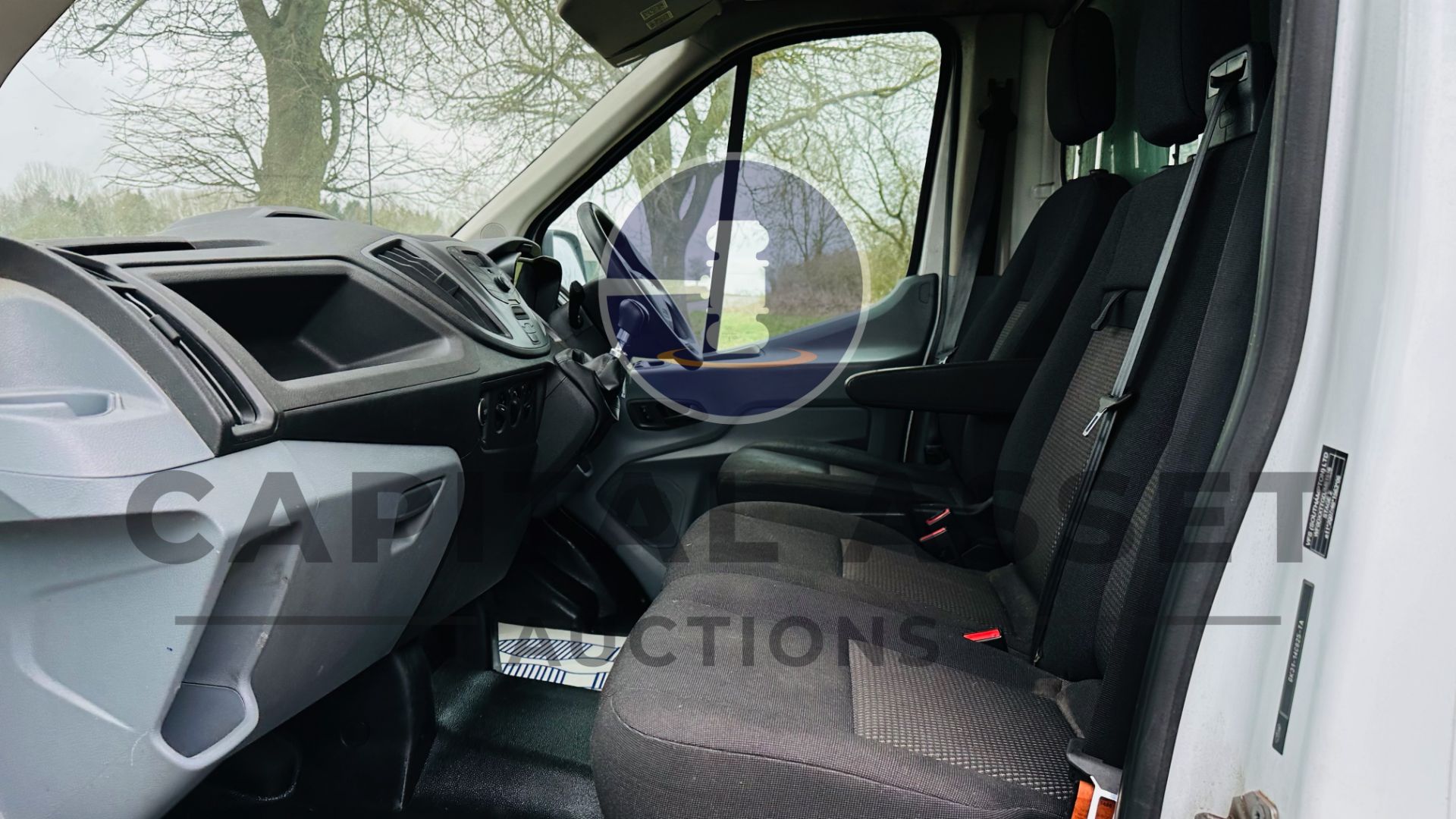 FORD TRANSIT T350 *LWB - LUTON / BOX VAN* (2019 - EURO 6) 2.0 TDCI 'ECO BLUE' *TAIL-LIFT* (3500 KG) - Image 22 of 40