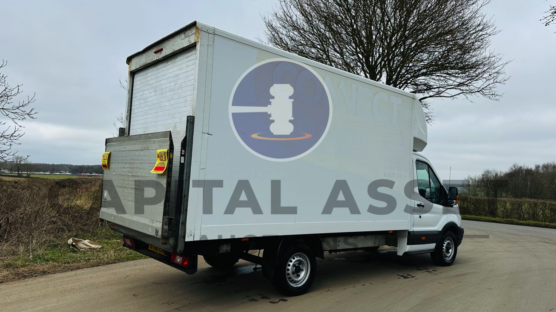 FORD TRANSIT T350 *LWB - LUTON / BOX VAN* (2019 - EURO 6) 2.0 TDCI 'ECO BLUE' *TAIL-LIFT* (3500 KG) - Image 9 of 40